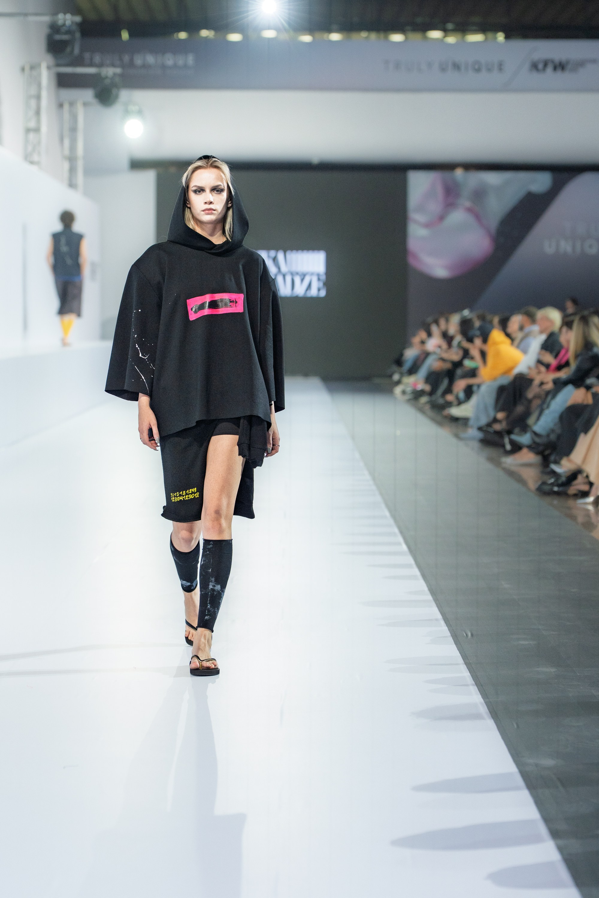 Luka Mikadze. Сайт Алматинского НЮ АРТ, будуар и фэшн фотографа Дениса Карпенко