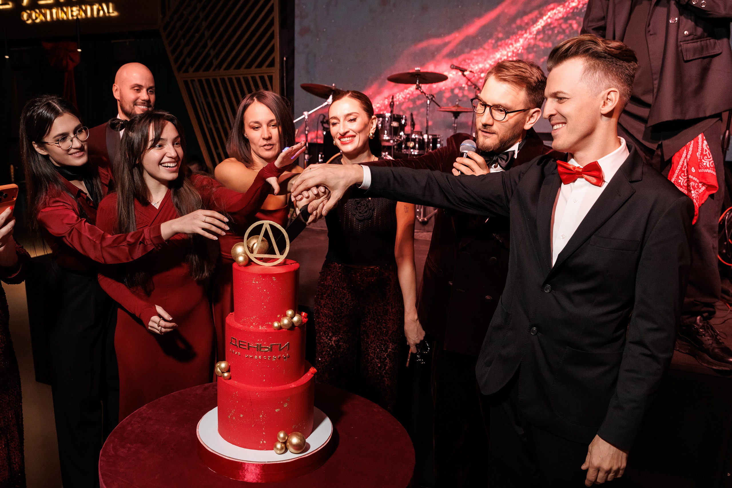 Новогодняя вечеринка клуба «Деньги»