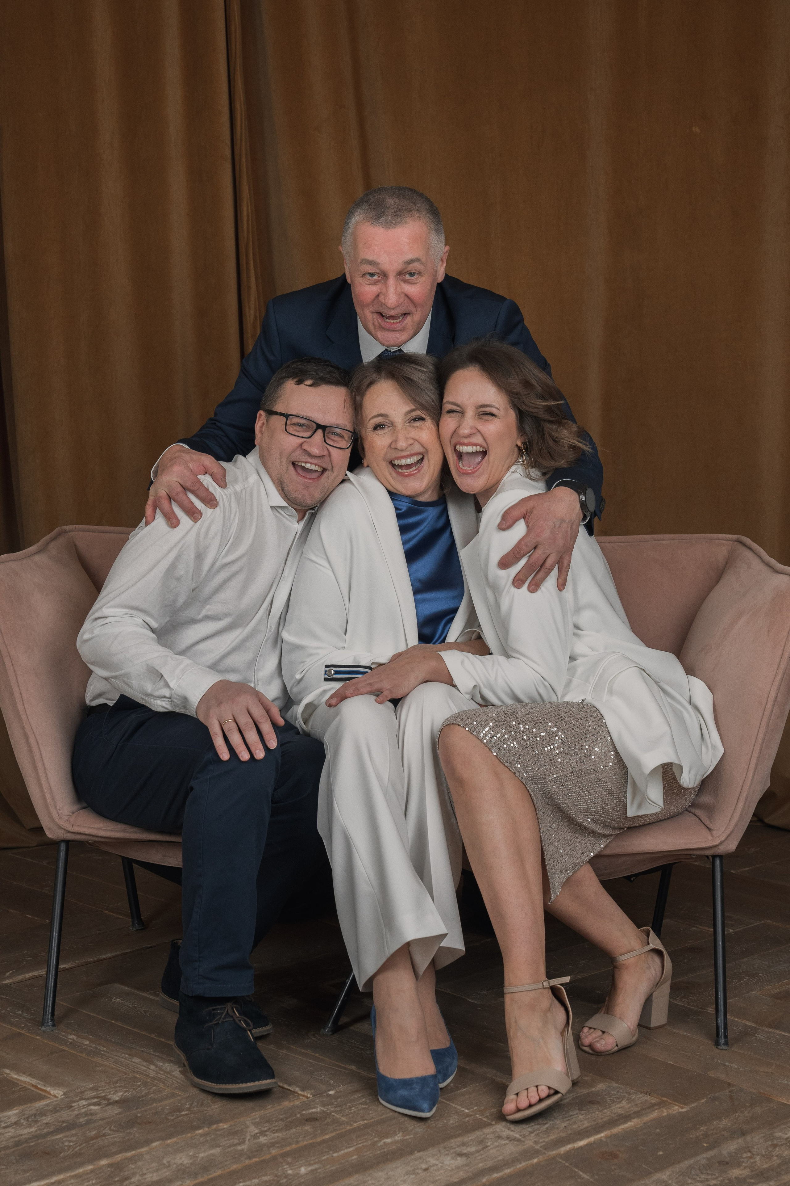 Новогодняя фотосессия большой семьи в студии. Семейный фотограф Екатеринбург Татьяна Девятых