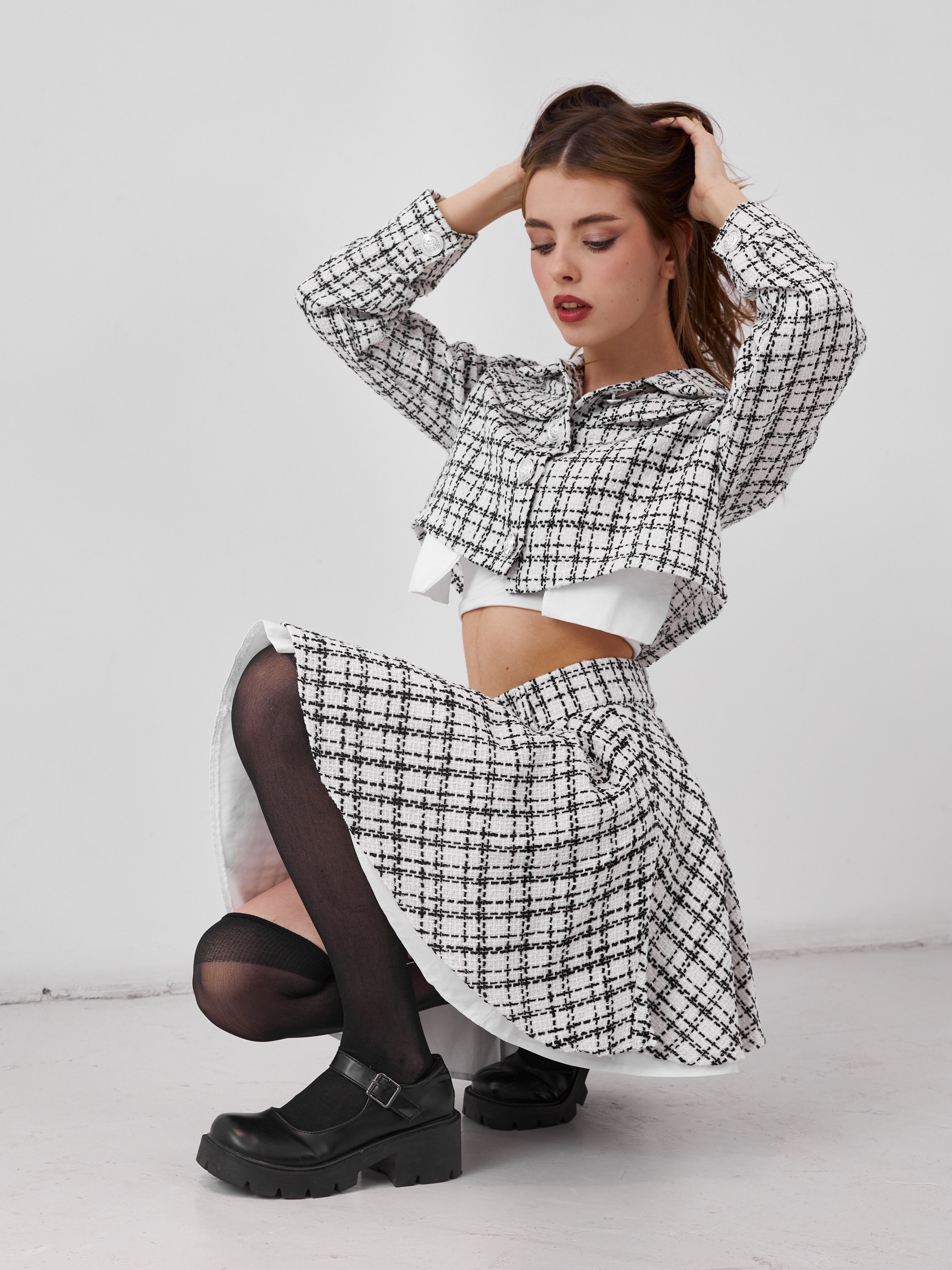 Фотосъемка костюма с юбкой пиджаком Екатеринбург Wildberries ВБ Ozon Озон фотосессия одежды Екб заказать цена фотосъемка товара WB костюмы. Фотограф Екатеринбург Анастасия Жерновская | Маркетплейсы и нейрофото