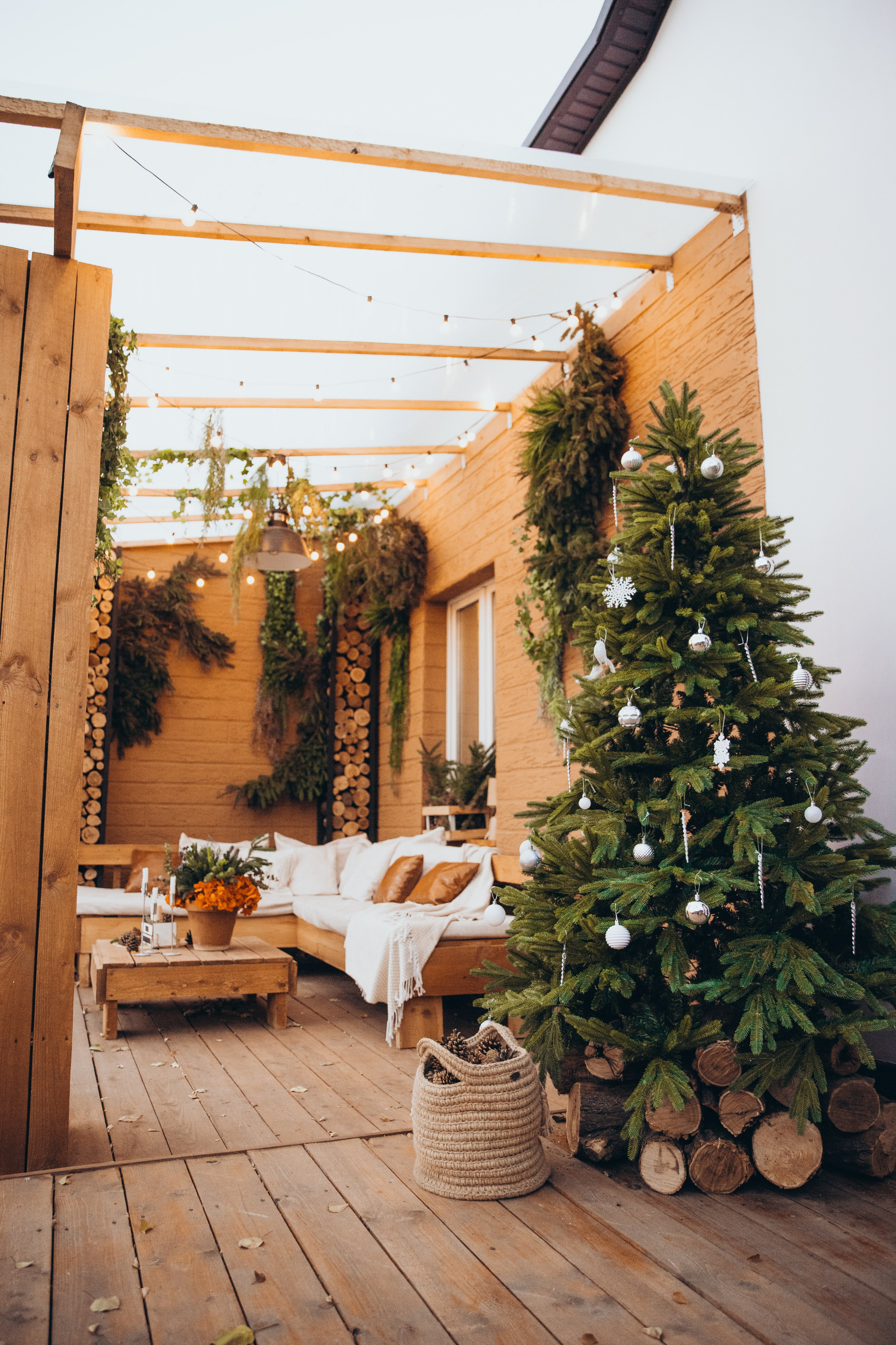 Уличная локация «ТЕРАССА». Фотостудия в Мариуполе «Берлога»