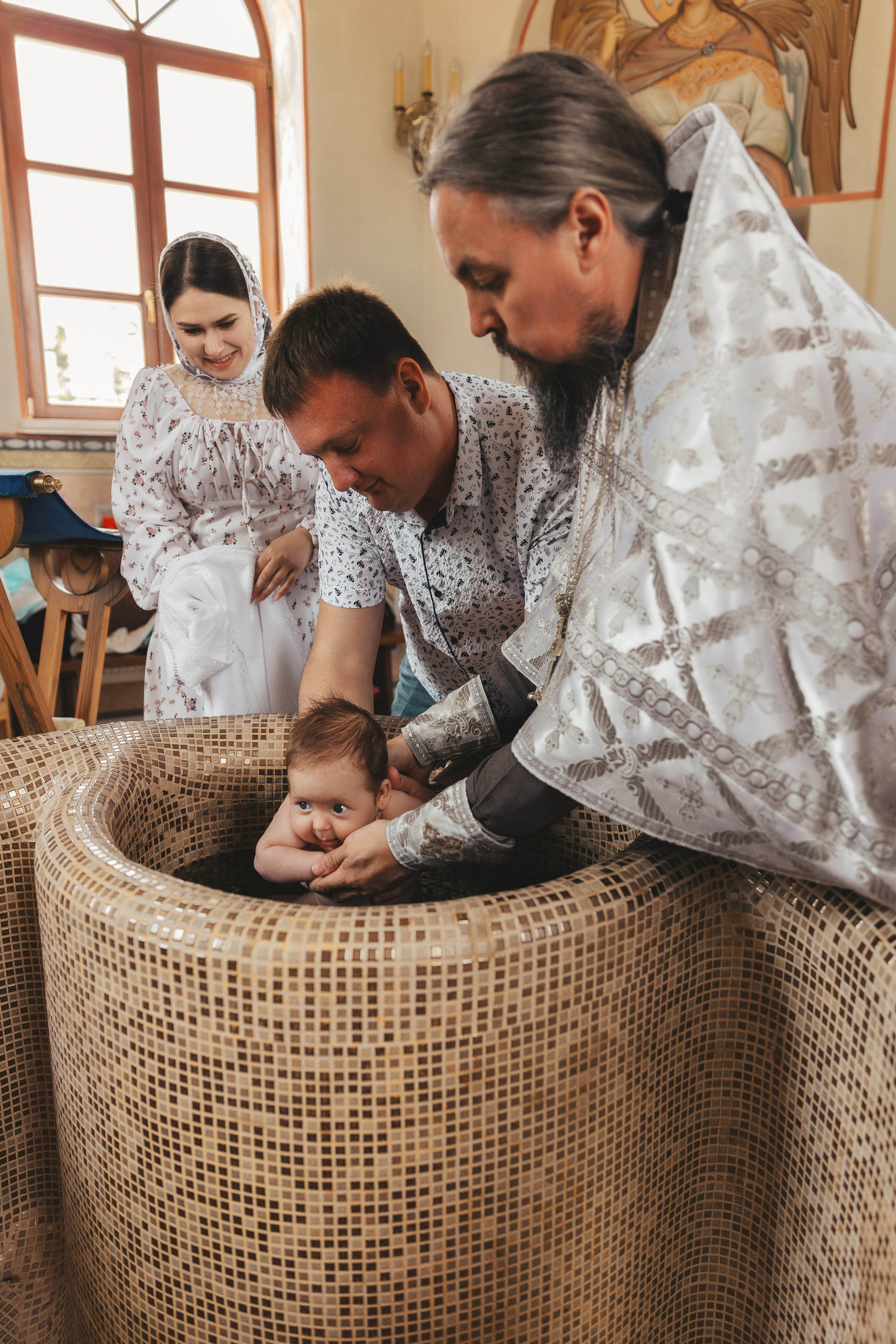 Репортажная съемка Крещения в Москве и области. Семейный и женский фотограф в Москве Надежда Воробьева