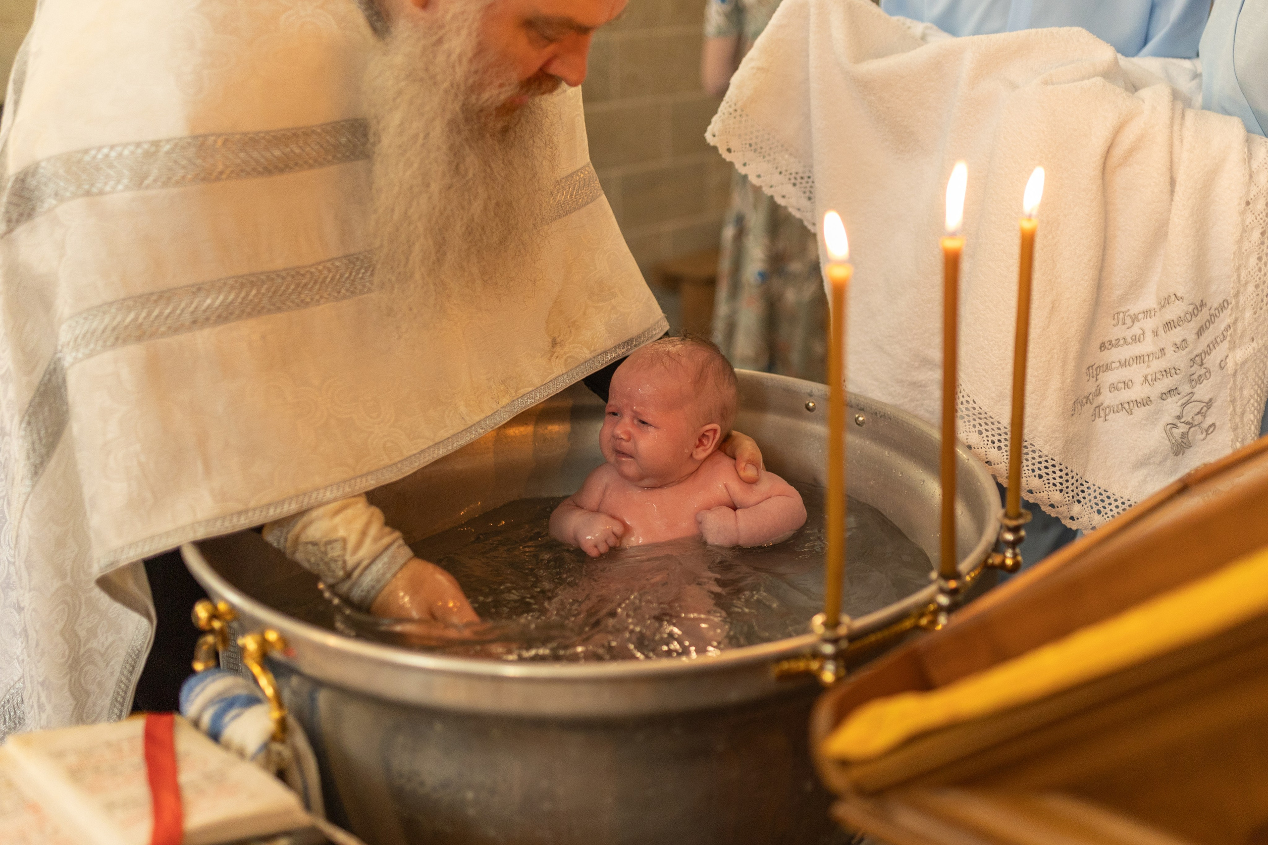 Крещение, Храм во имя Всемилостивого Спаса (на Звёздочке). Фотограф новорожденных. Детский и семейный фотограф Марьяна Юдина