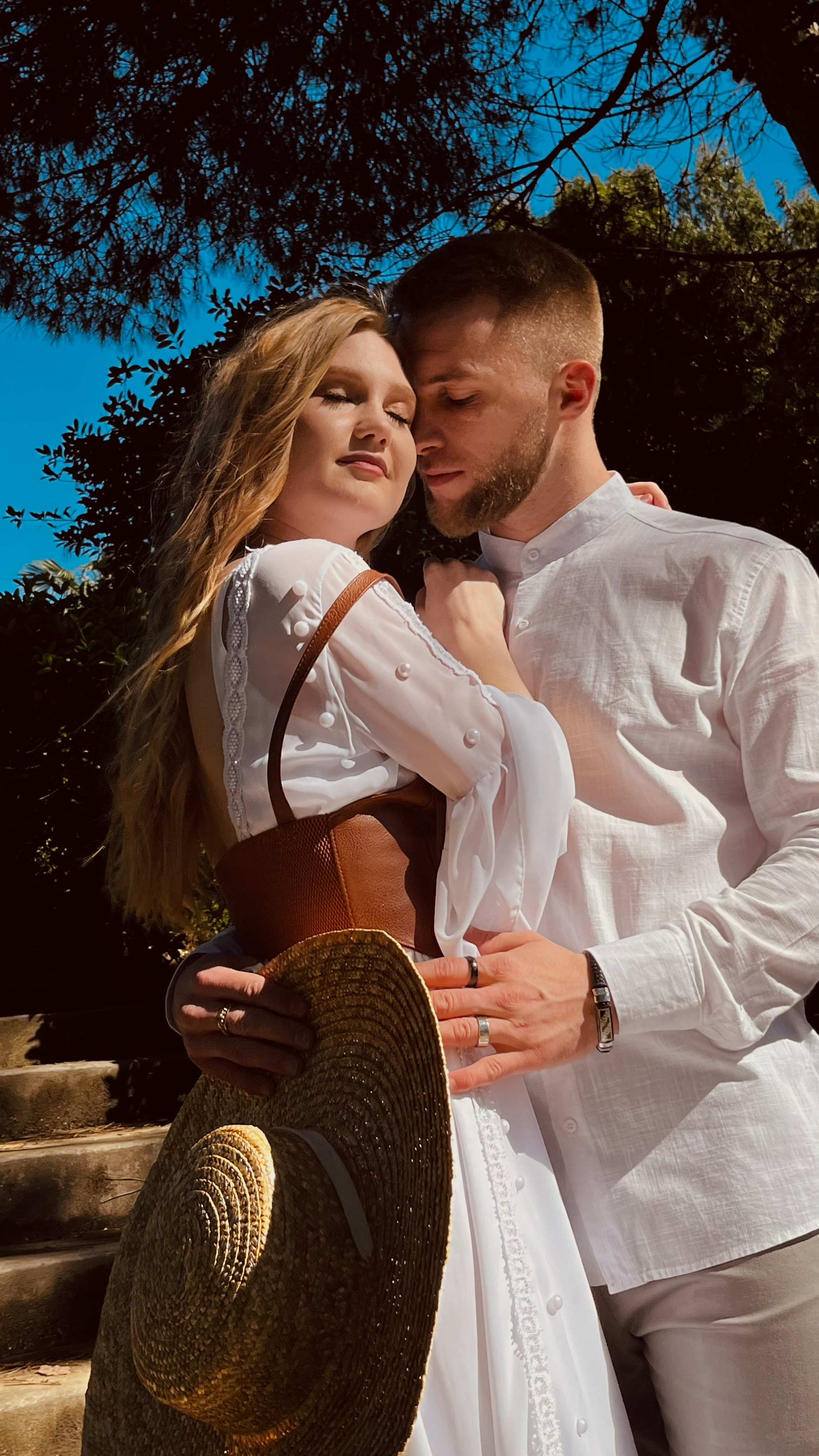 Лавстори фотосессия в парке. Софья и Сергей. Портретный и лавстори фотограф в Стерлитамаке Альбина Шарт