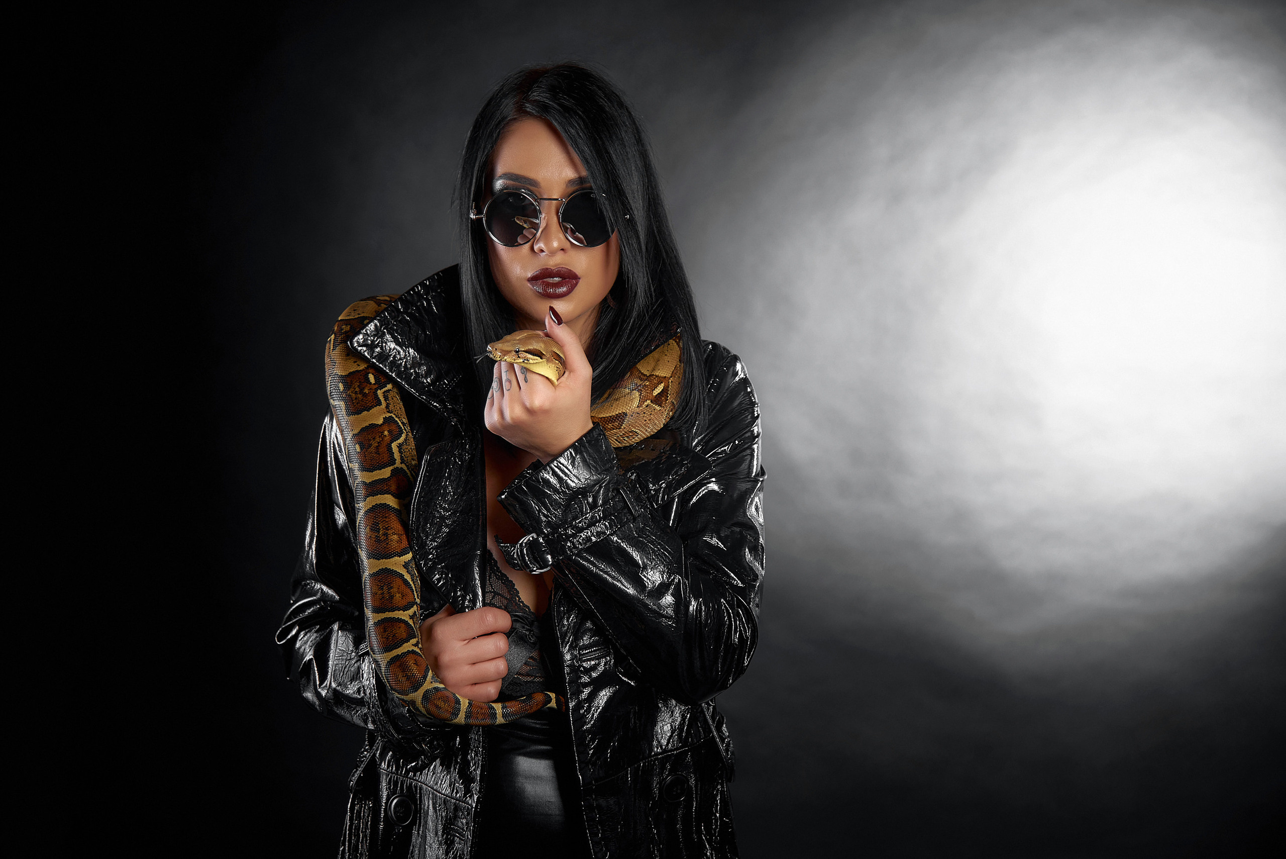 Фотосессия со змеей. Фотограф Опыт Качество Скорость Горный Алтай Барнаул