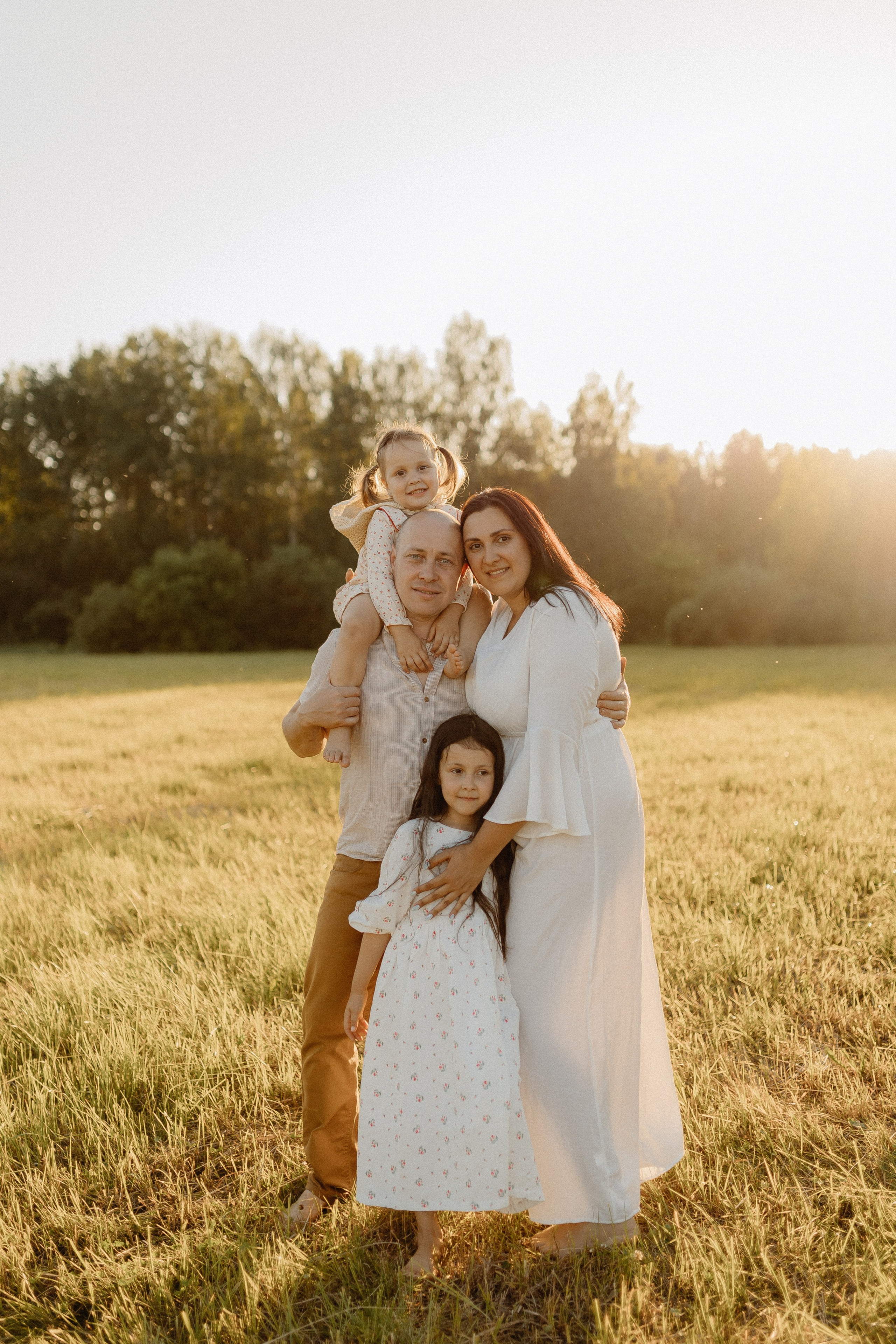 Семейная фотосессия с усатым любимцем. Главная