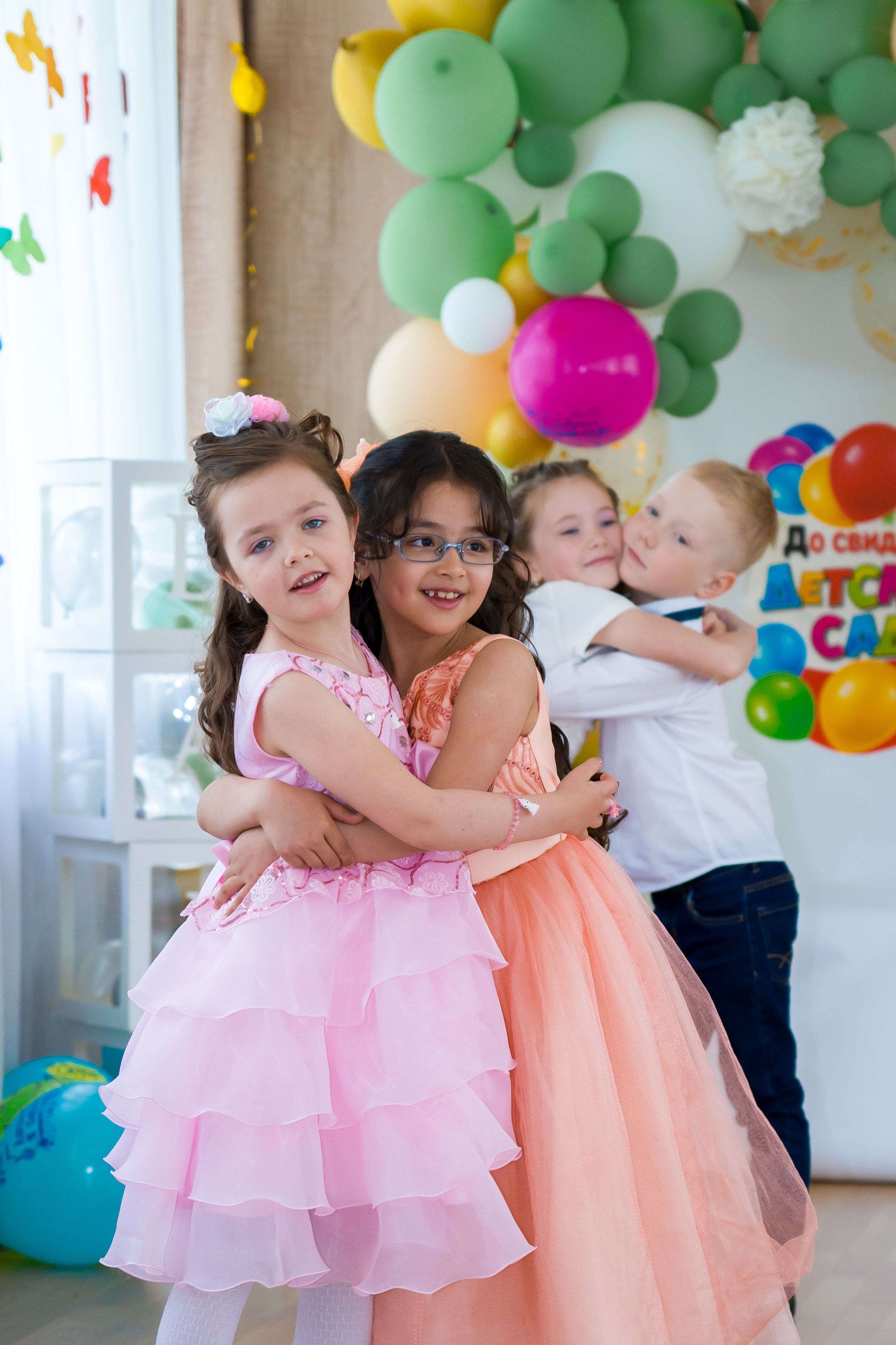 Фото праздников. Выпускные альбомы, детский фотограф в Санкт—Петербурге