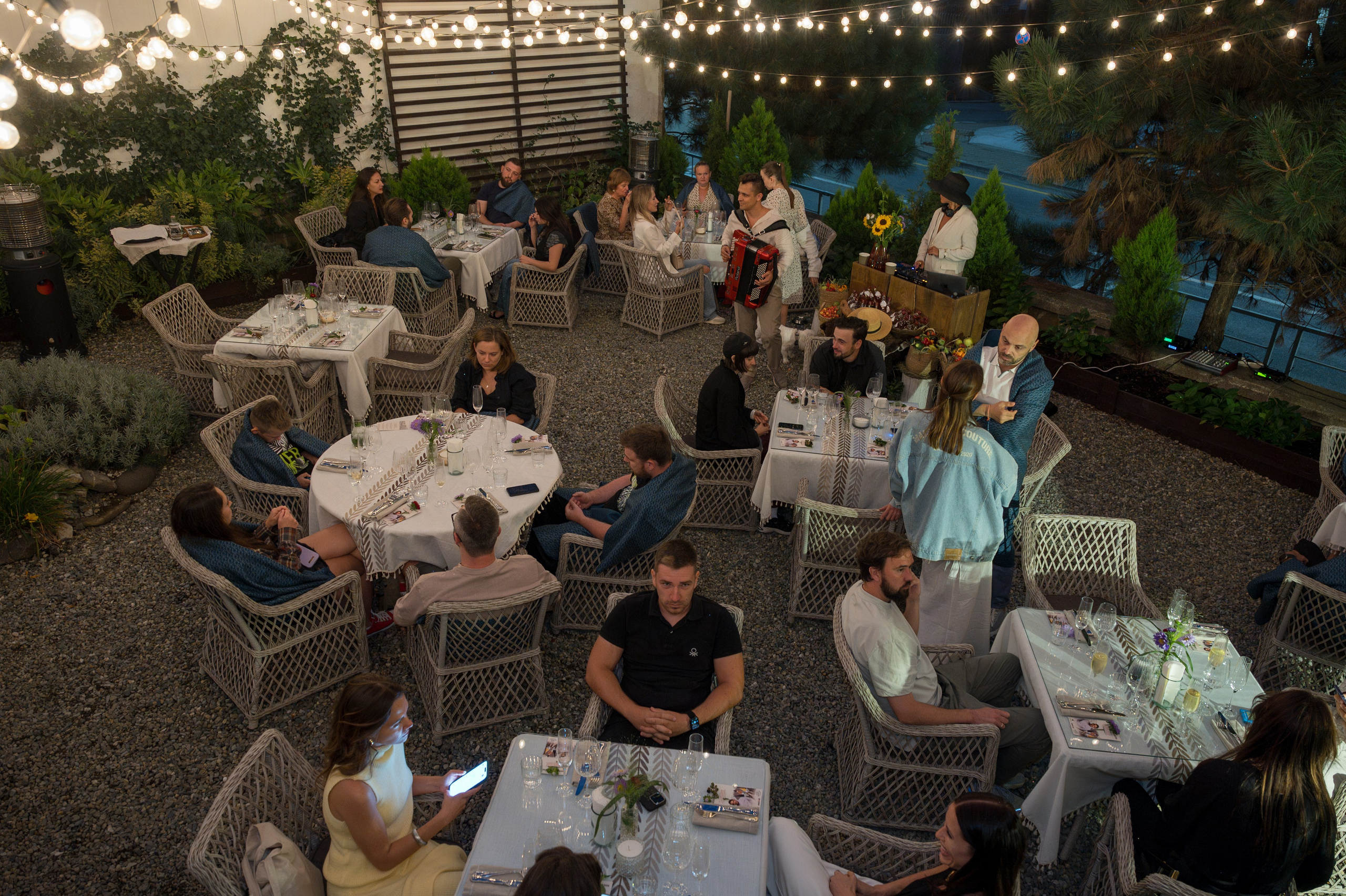 Гастрономический ужин в ресторане Co-Co Chalet. Репортажный фотограф в Красной Поляне и Сочи Павлюченко Екатерина