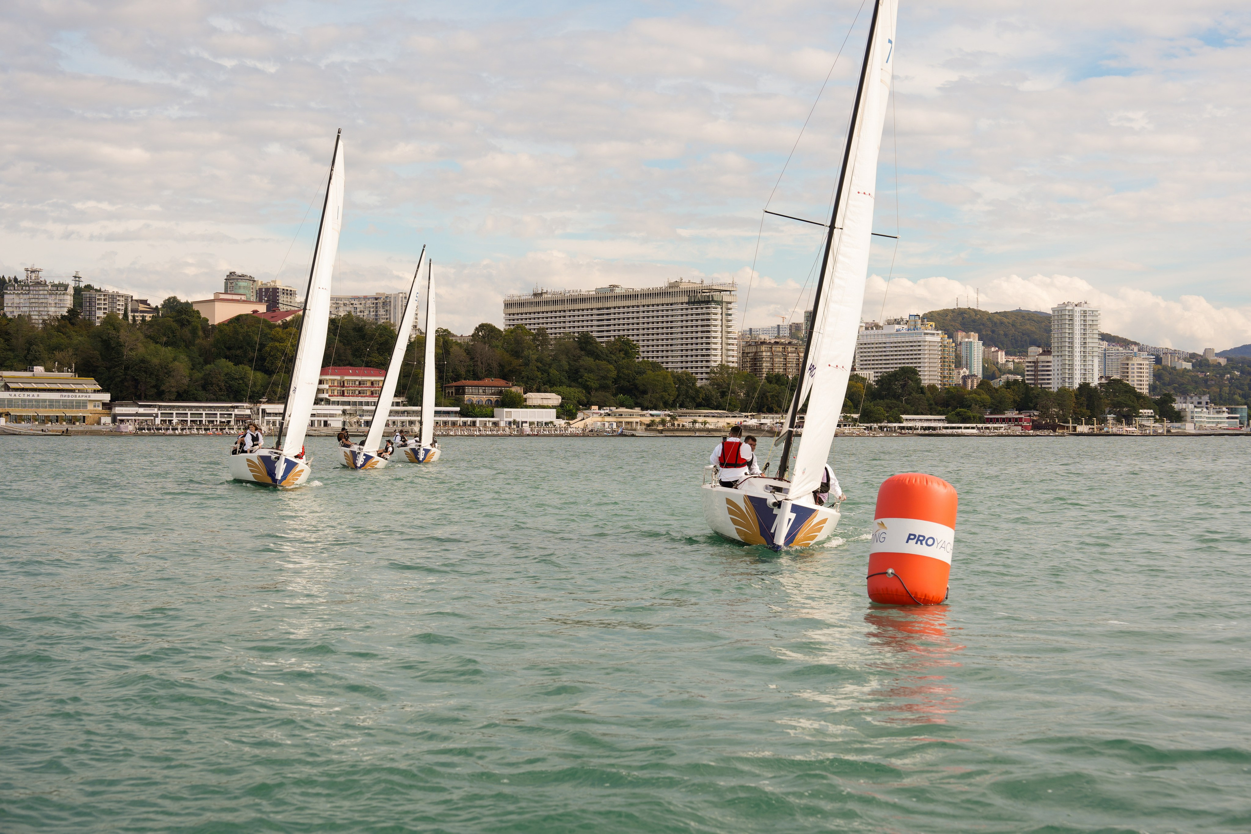 Яхтенная регата для компании Агрегатка. Репортажный фотограф в Красной Поляне и Сочи Павлюченко Екатерина