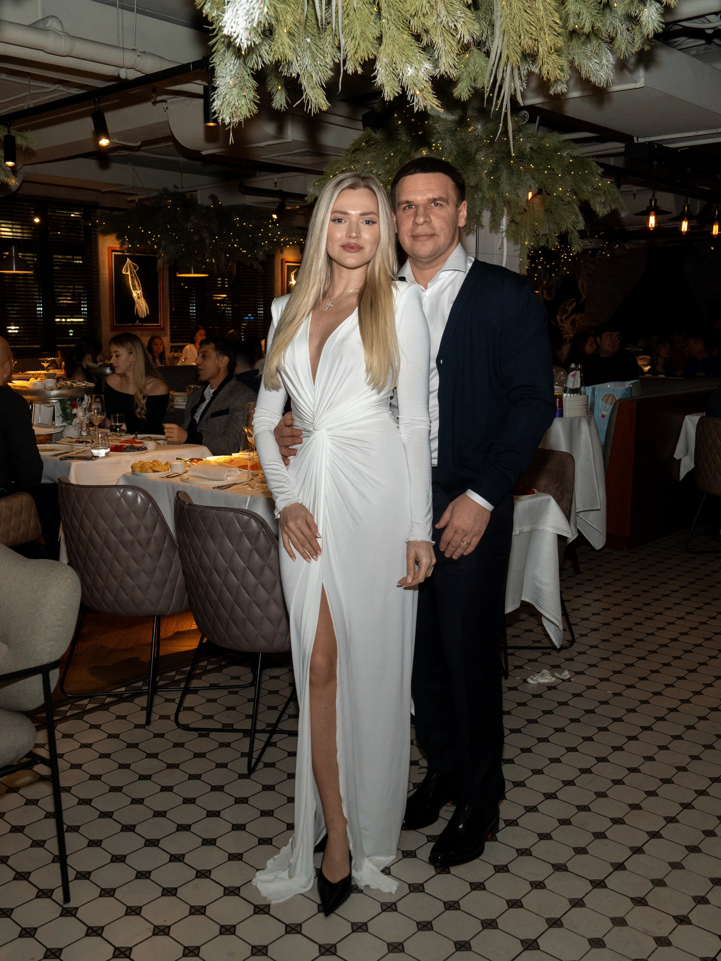 Новый год 2025 в ресторане Сахалин. Репортажный фотограф в Красной Поляне и Сочи Павлюченко Екатерина