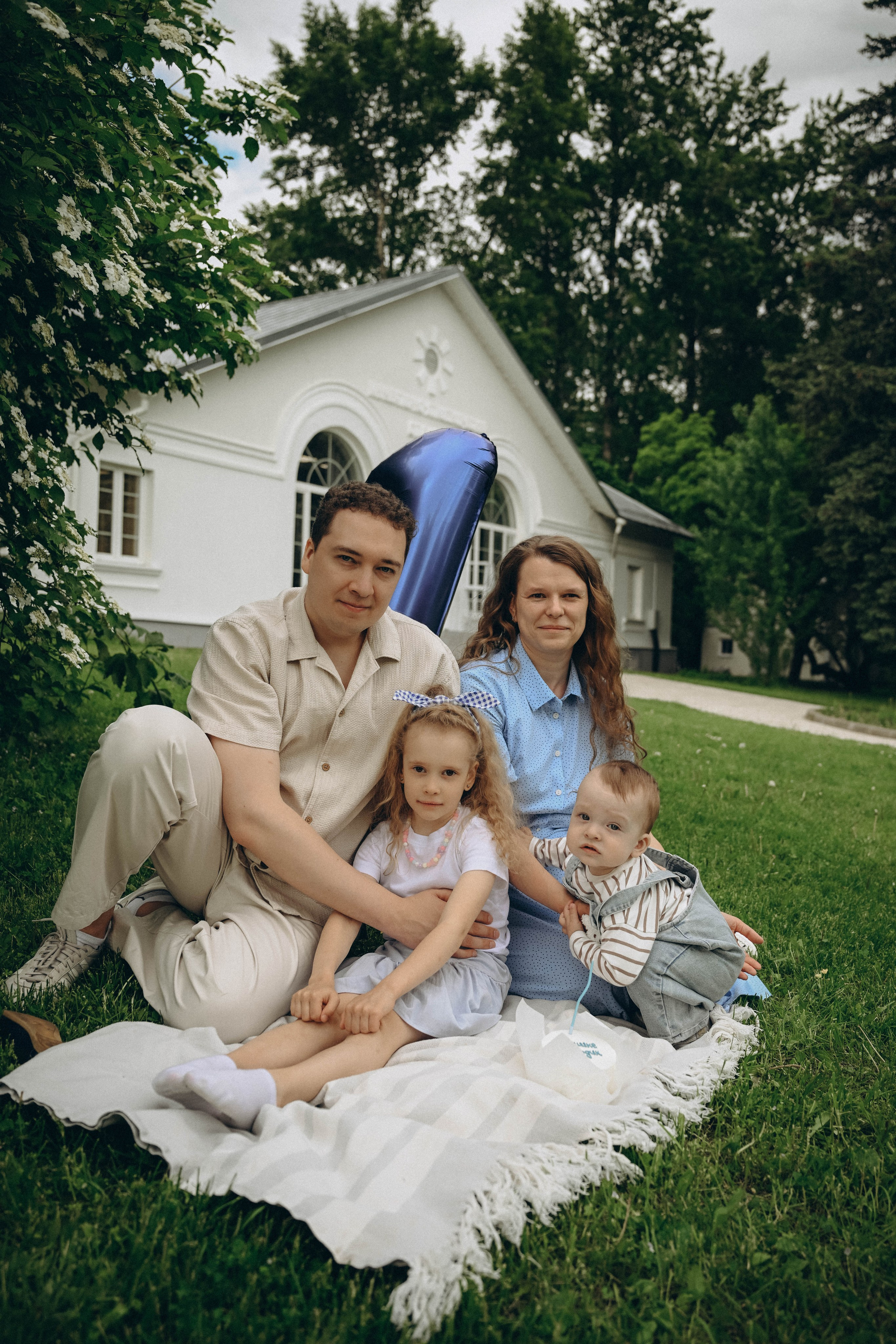 ВДНХ большая семья. Семейный фотограф Москва-Воронеж Ирина Вронская