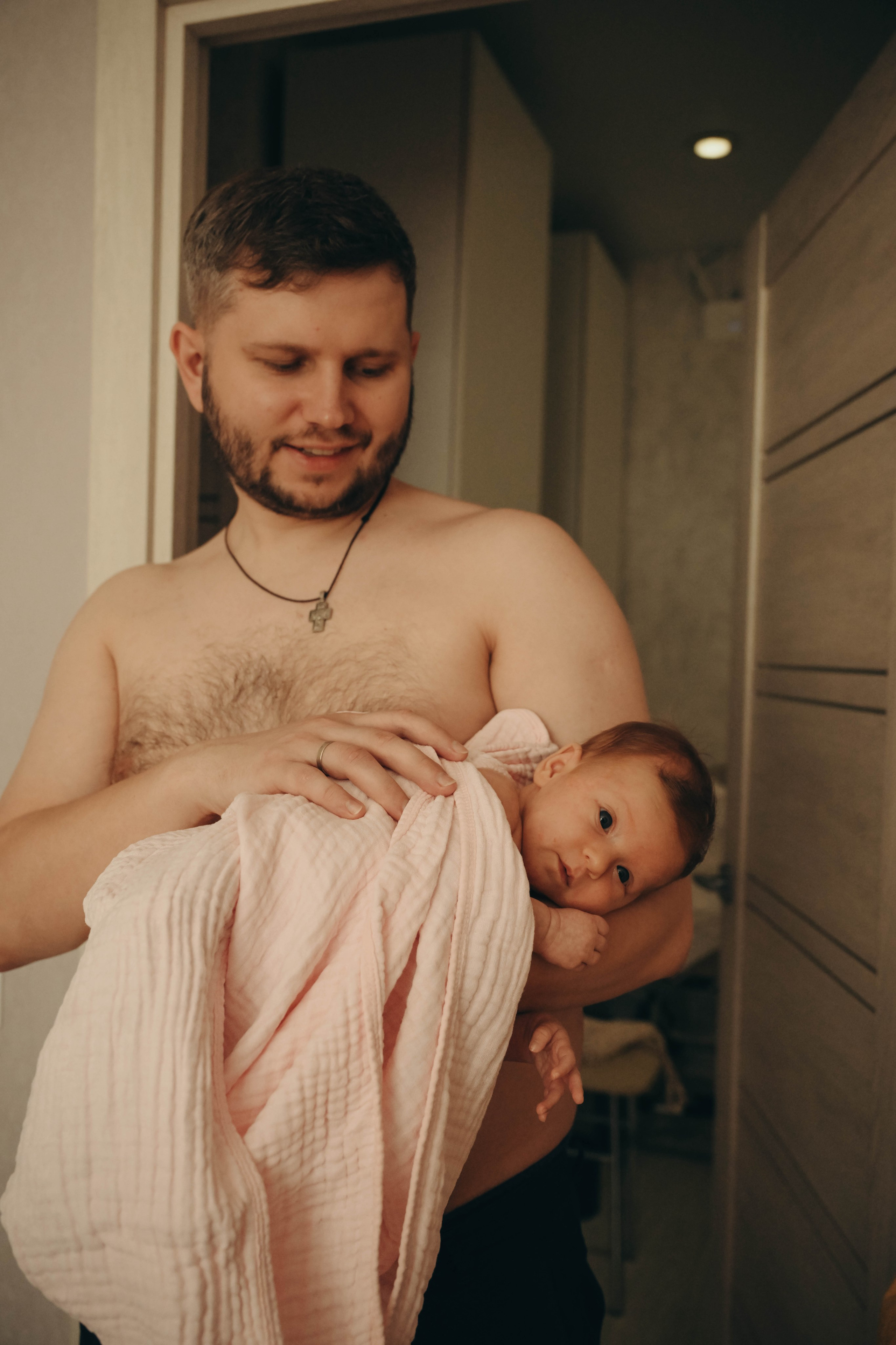 Софи, Саша и маленькая Нина.Первые дни дома. Семейный фотограф Москва-Воронеж Ирина Вронская