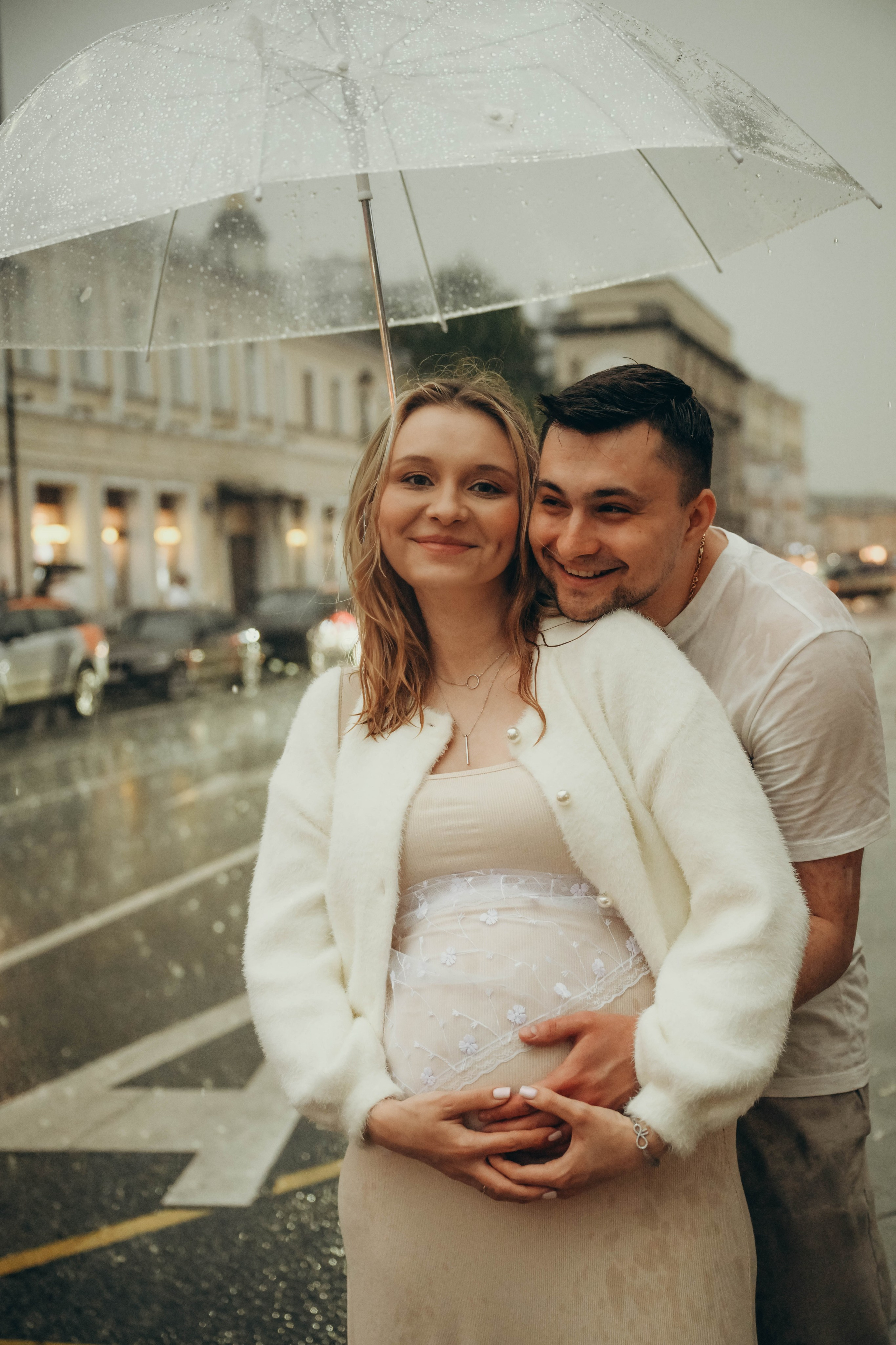 Даша и Леша прогулка в ожидании под дождем. Семейный фотограф Москва-Воронеж Ирина Вронская