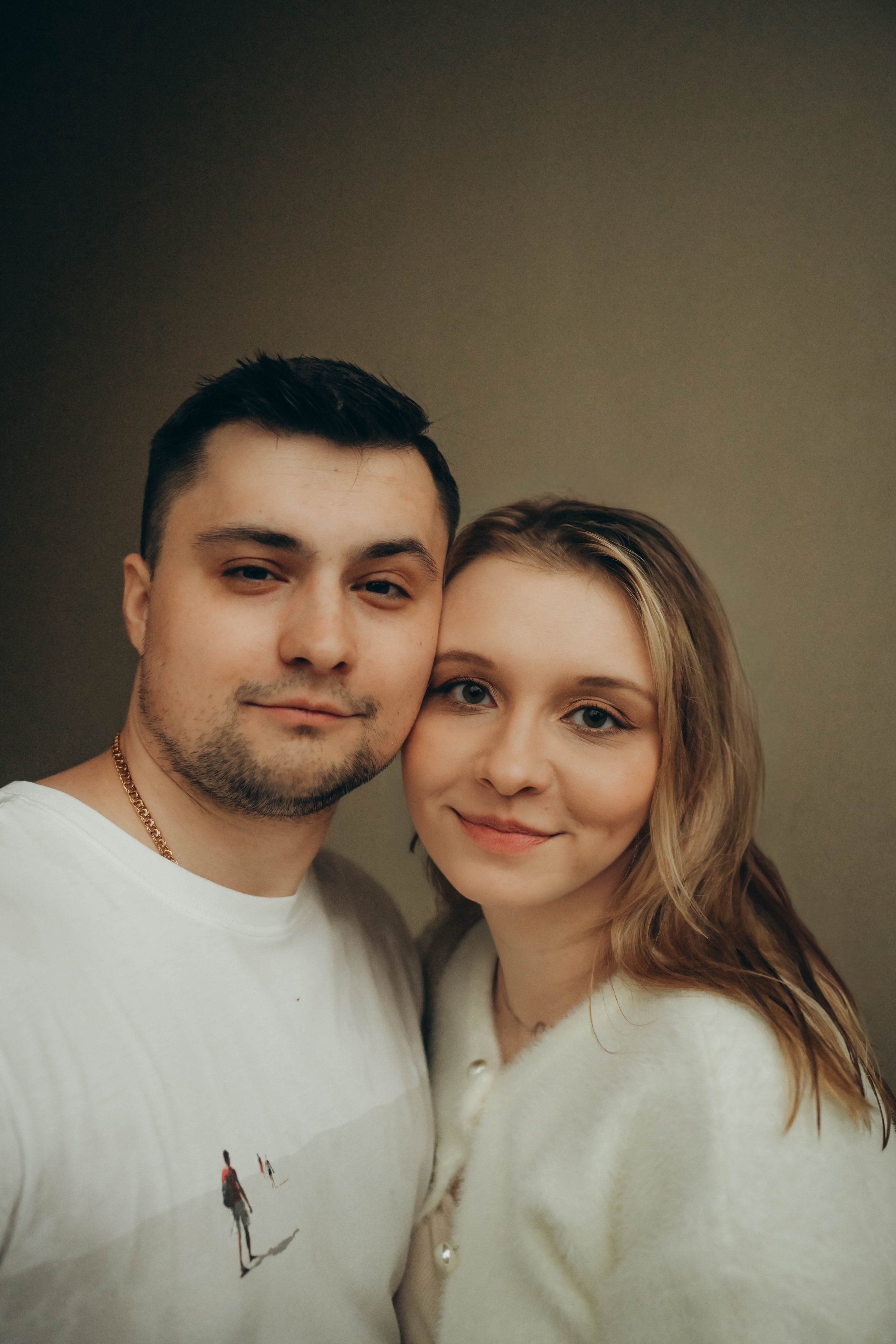 Даша и Леша прогулка в ожидании под дождем. Семейный фотограф Москва-Воронеж Ирина Вронская