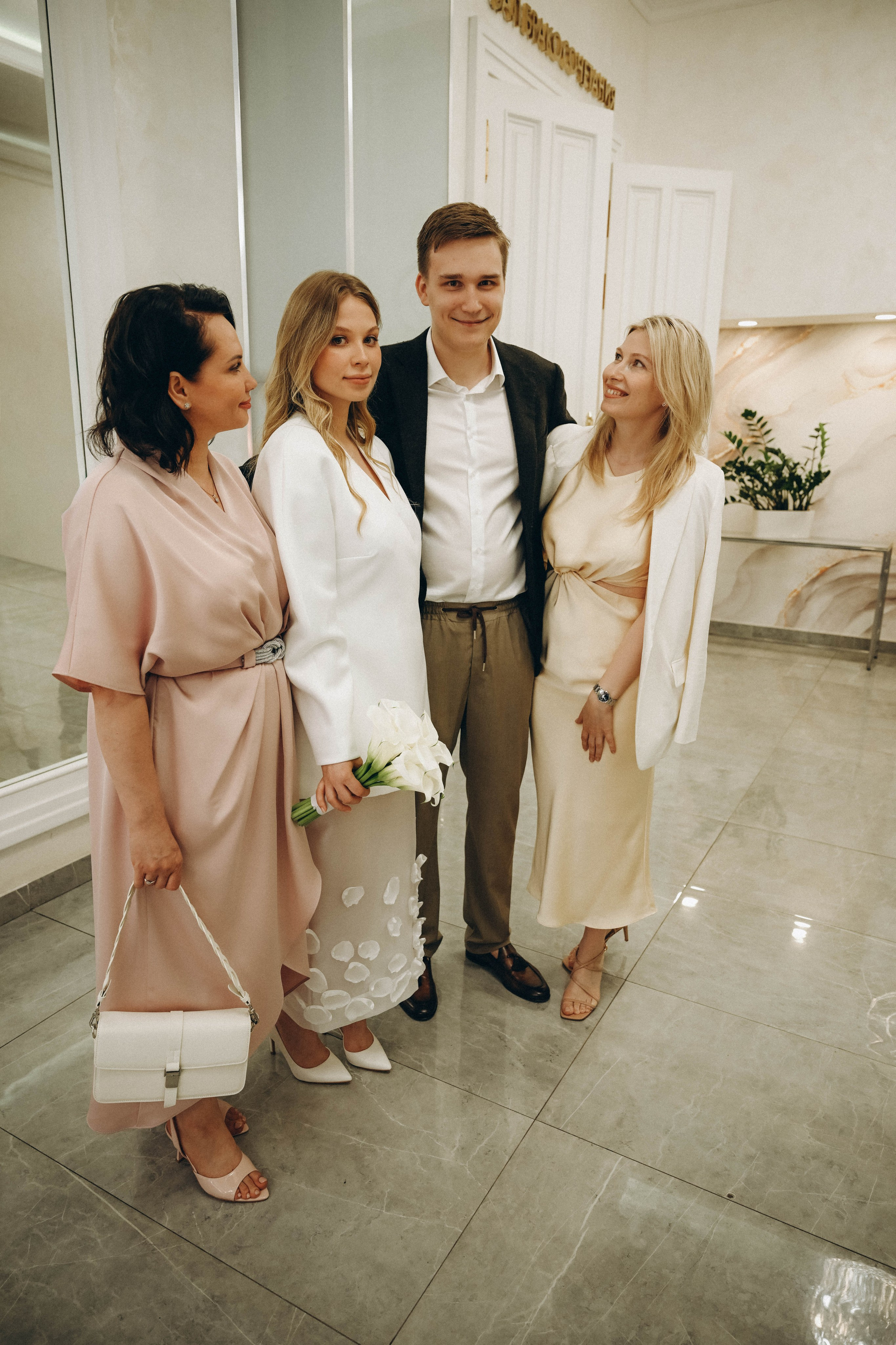 Настя и Роман.Прогулка Загс + репортаж с гостями. Семейный фотограф Москва-Воронеж Ирина Вронская