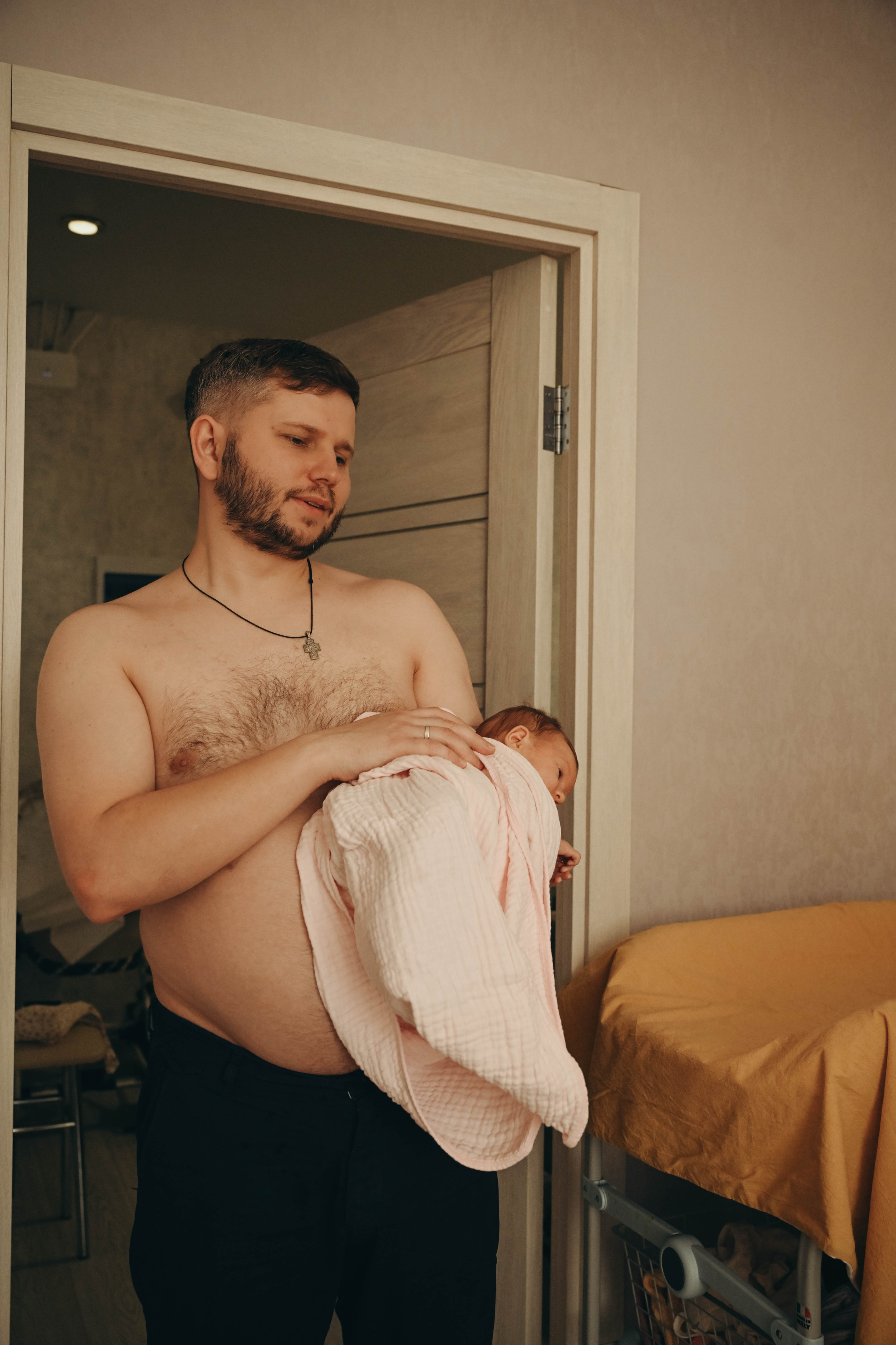 Софи, Саша и маленькая Нина.Первые дни дома. Семейный фотограф Москва-Воронеж Ирина Вронская