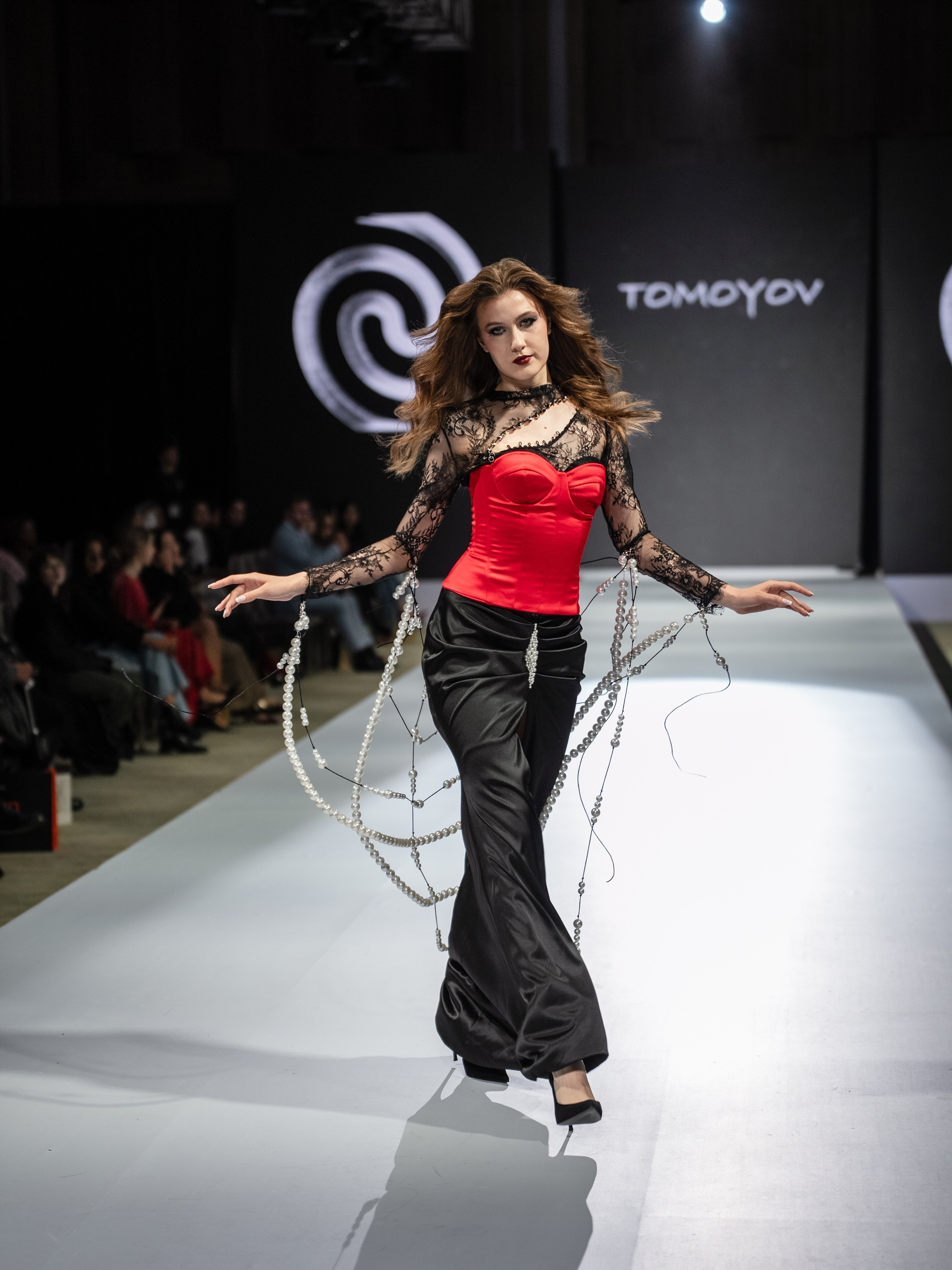Eurasia Fashion Week Tomoyov. Сайт Алматинского НЮ АРТ, будуар и фэшн фотографа Дениса Карпенко