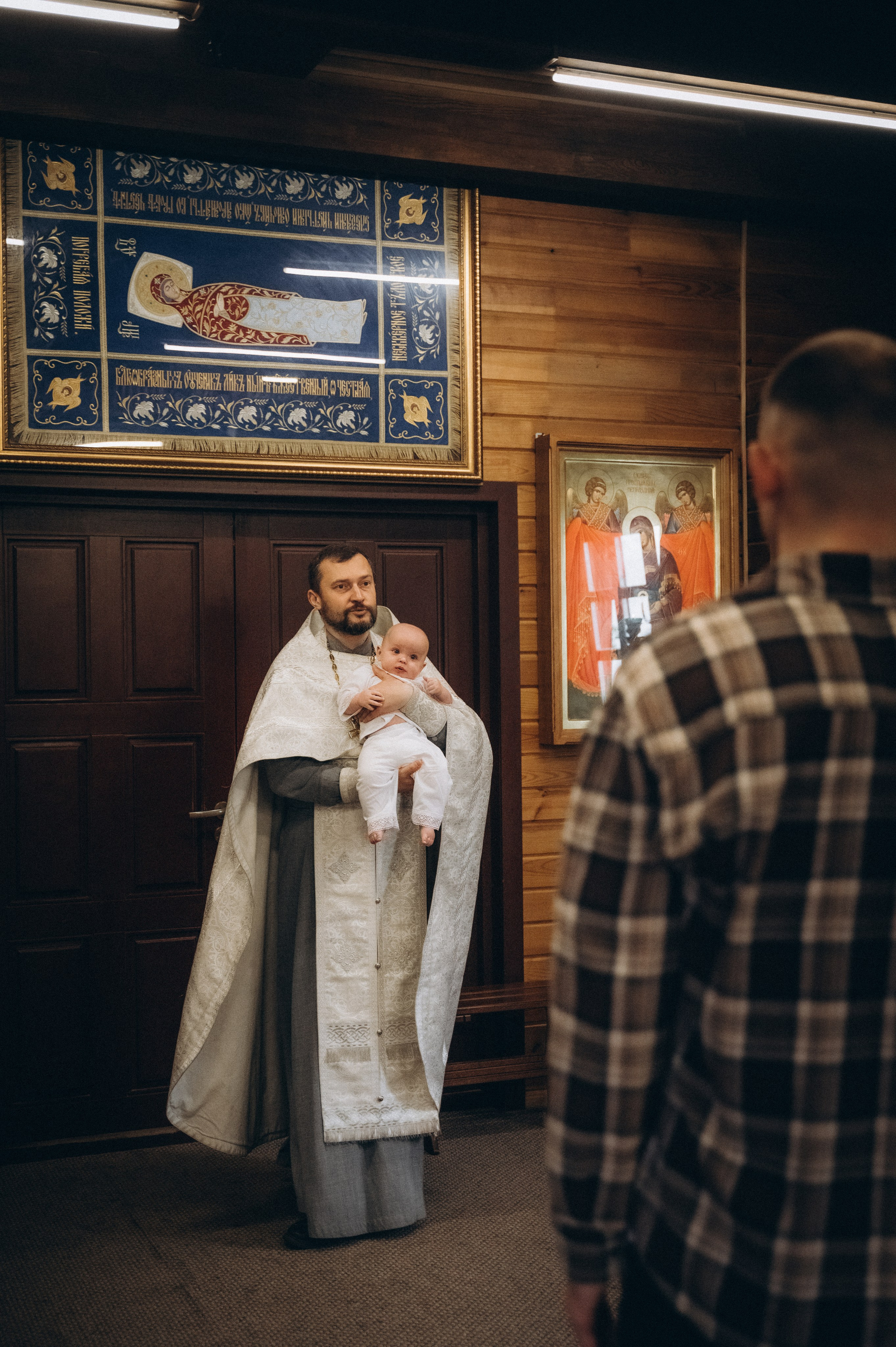 Крещение Егора (ХРАМ СВЯТИТЕЛЯ НИКОЛАЯ ЯПОНСКОГО) частичная конфиденциальность. Семейный фотограф в Минске Дарья Дреко