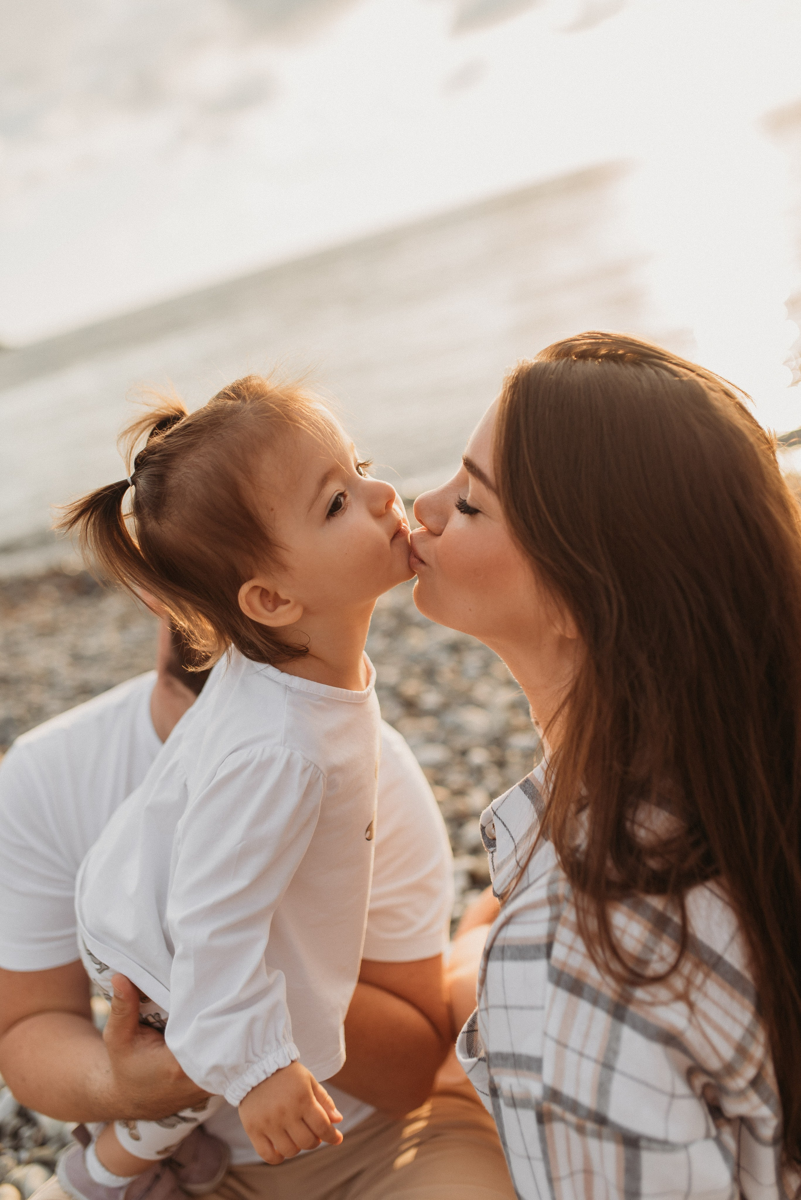 Семейная фотосессия на море на пляже в Сочи и Сириусе. Фотограф в Сочи — Маргарита Поганова