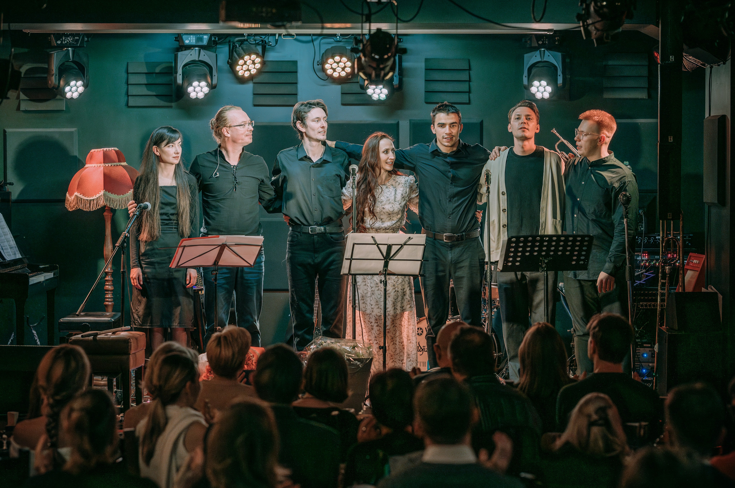 О нас. Леона Молотова & Stories Band. Авторские песни-сказки. Уроки вокала. Вокальная студия Soul Family Music Studio