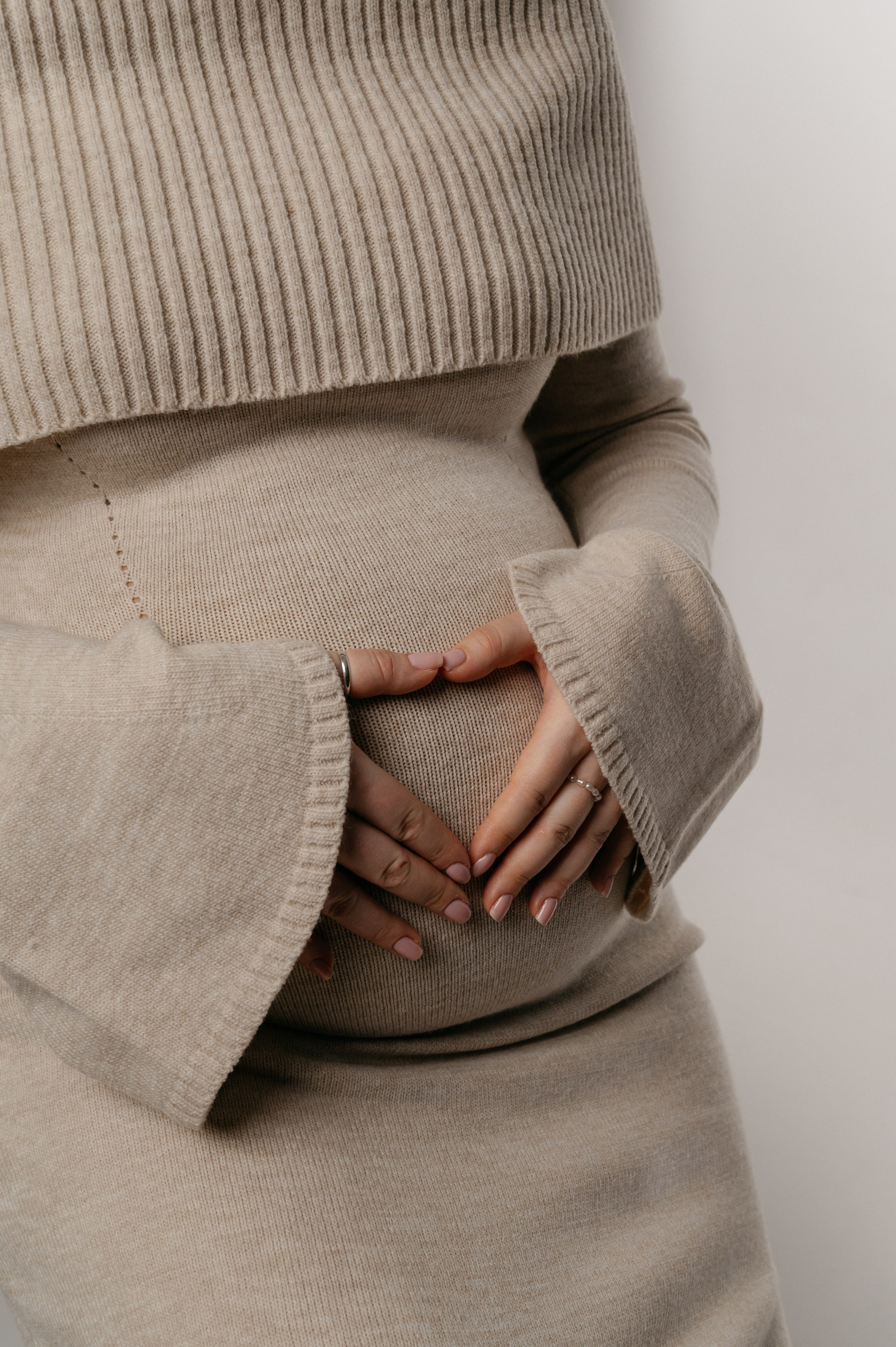 Нежная фотосессия беременности для Юли и Анзора. Свадебный фотограф Мария Строгонова