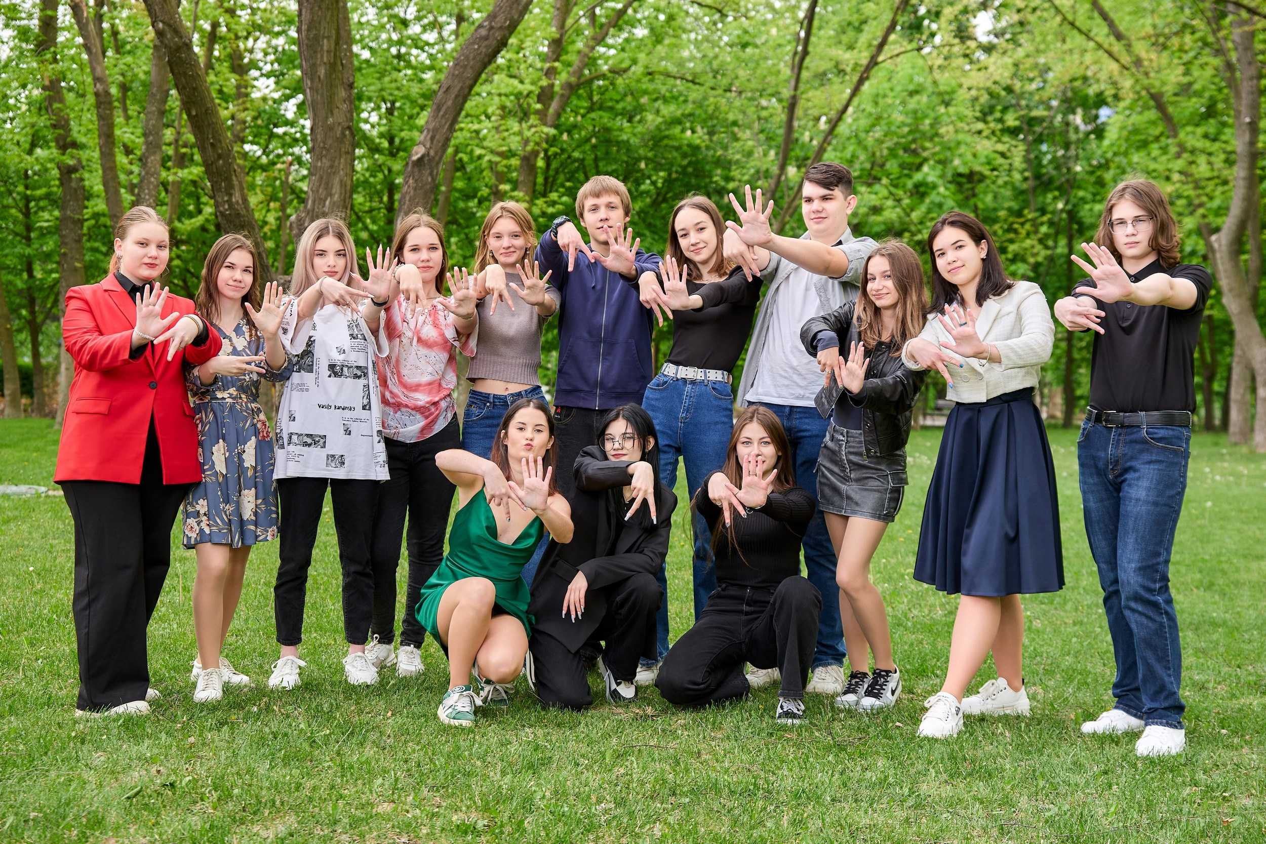 ШКОЛЬНИКИ. НАБЕРЕЖНАЯ. Фотограф Татаринов Андрей (Донецк / Макеевка)