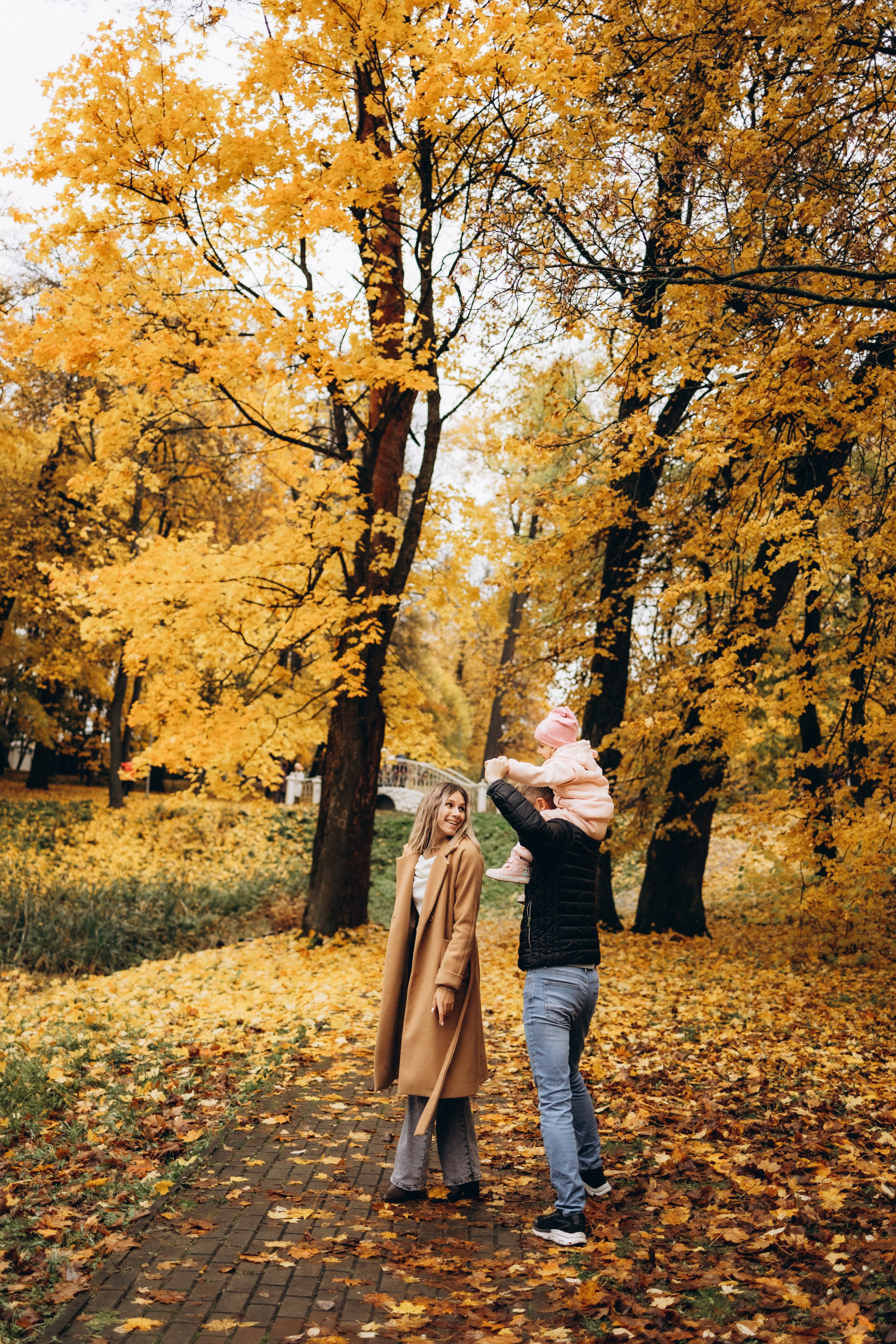 Осенняя семейная фотосъемка (11.10.2025 г.) г. Обнинск (Калужская обл.). Надежда Стар семейный и церковный фотограф в Жукове и Калужской области