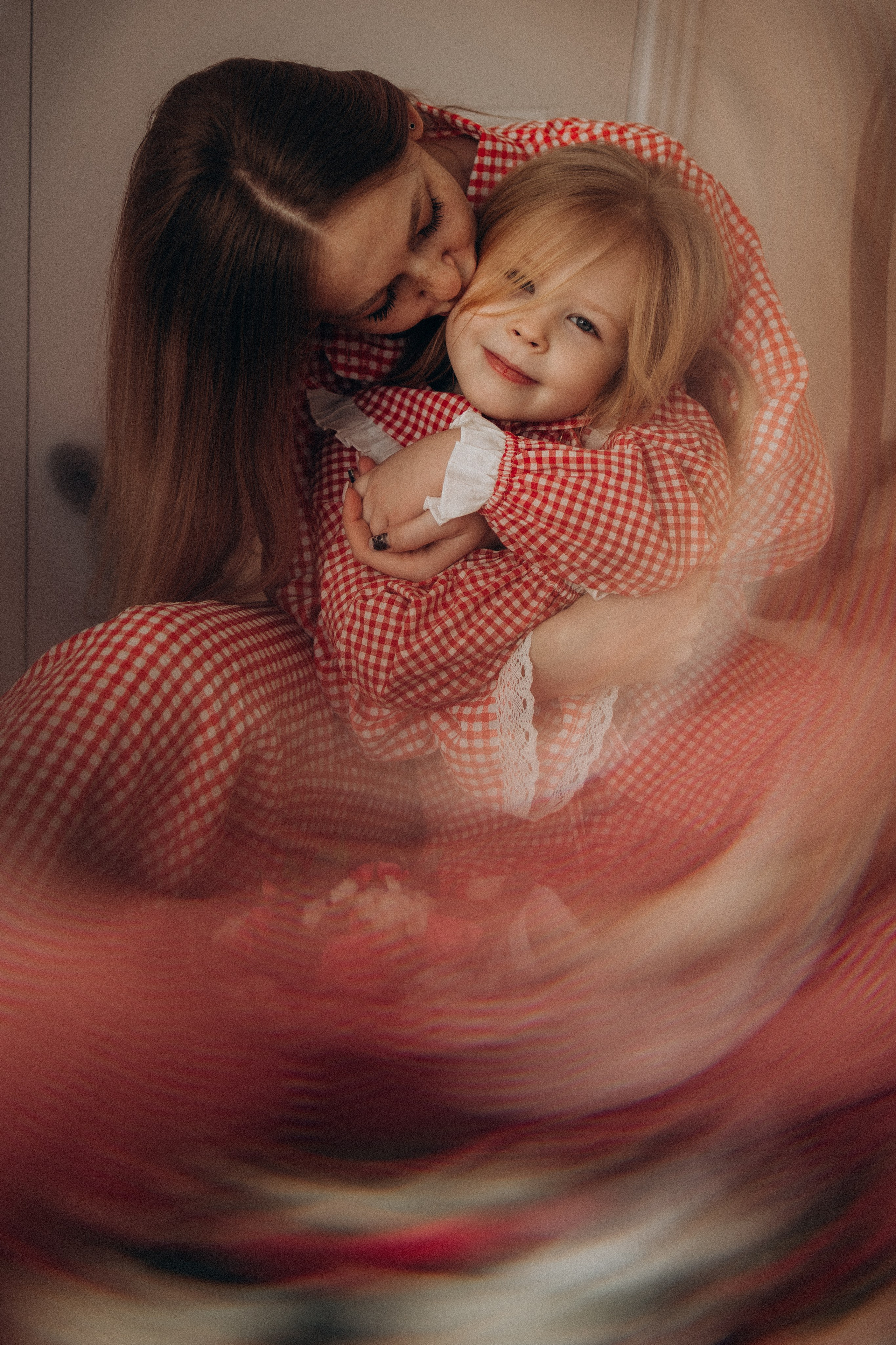 Та самая милая фотосессия мамы и доченьки в студии (февраль, 2026г), г. Обнинск (Калужская обл.). Надежда Стар семейный и церковный фотограф в Жукове и Калужской области