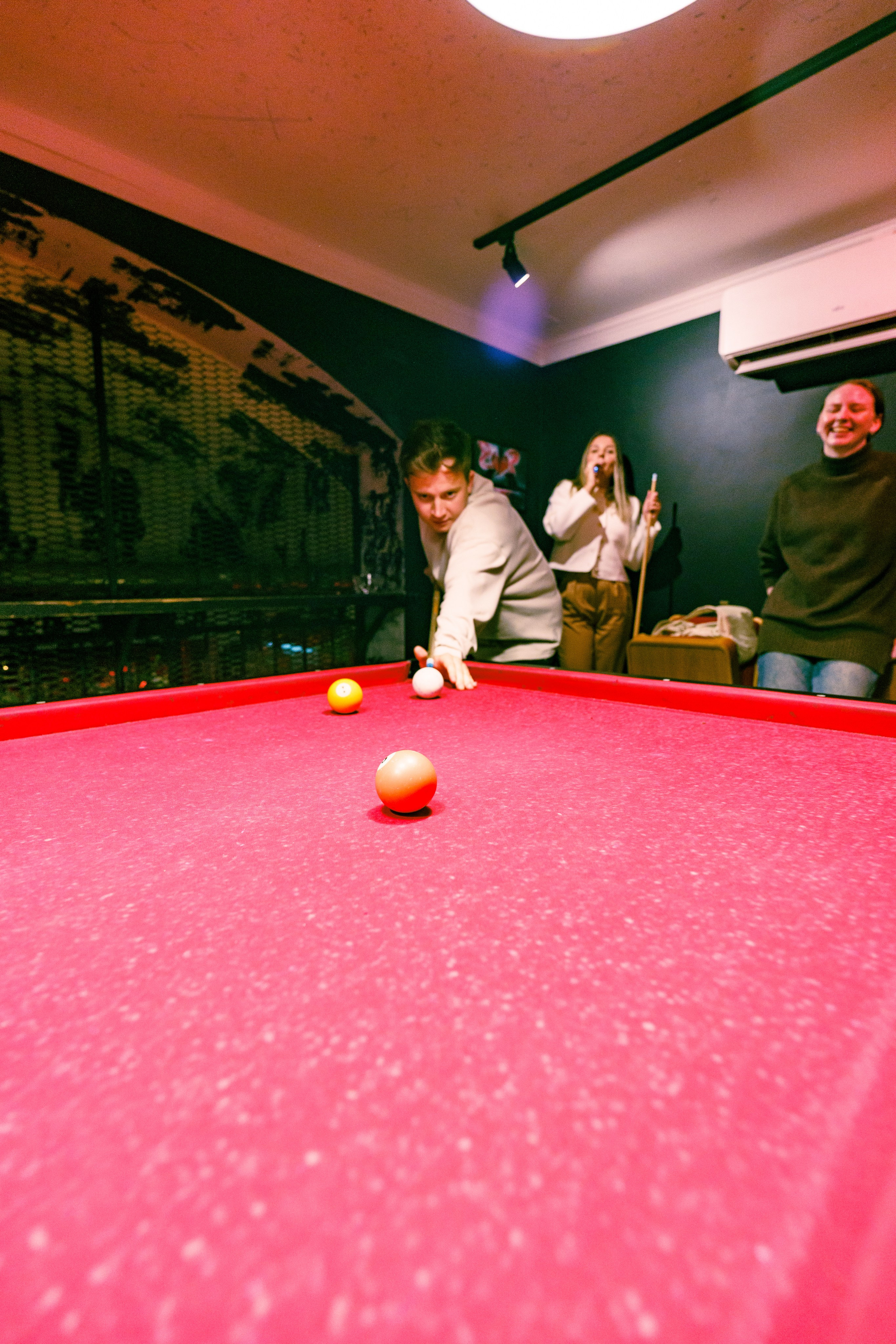 Из Сибири с любовью. Бар разбитых сердец. Концертный и репортажный фотограф в Санкт-Петербурге Слава Пахомов