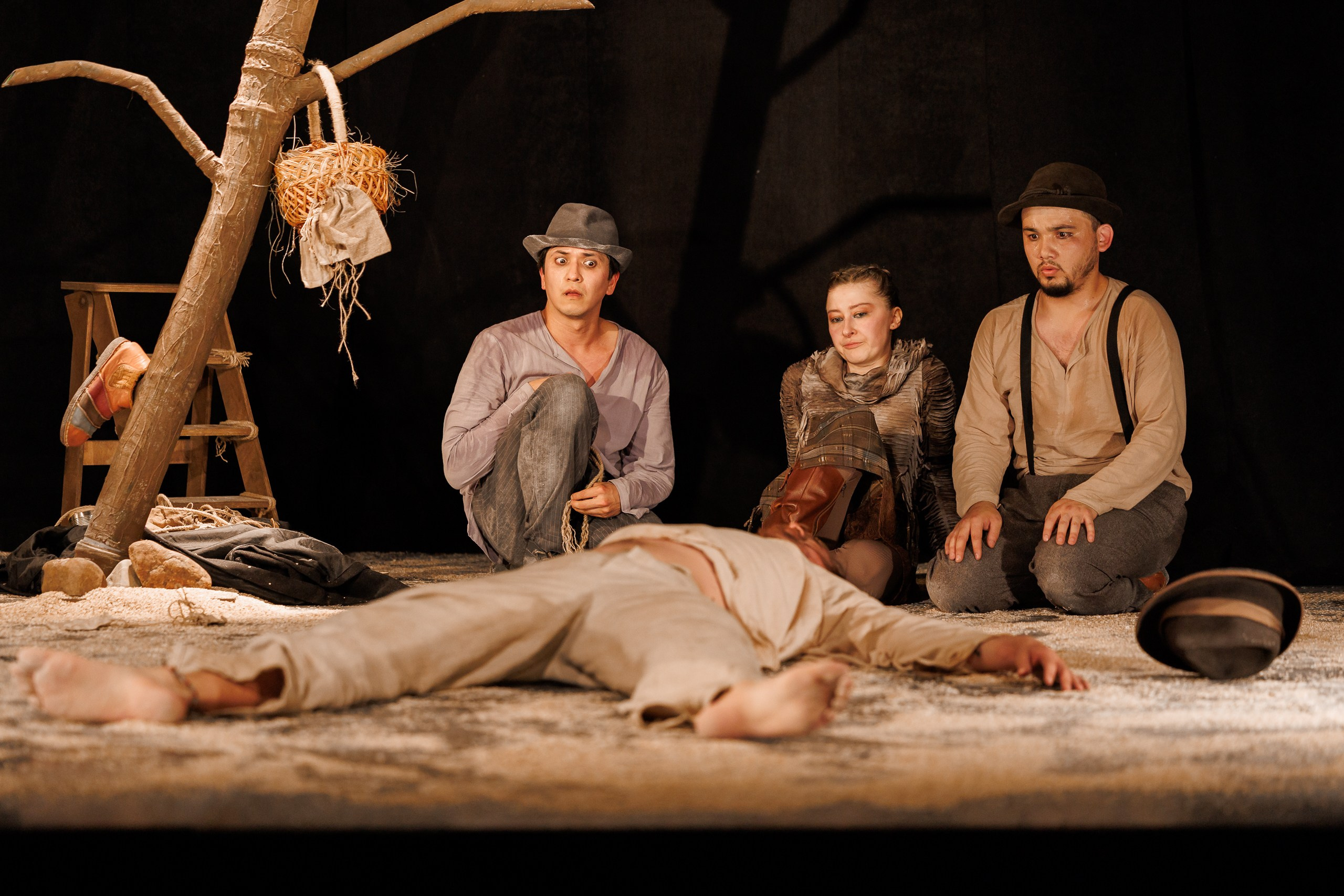 Спектакль «В ожидании Годо» от театра Д. Лица в СПб. Фотограф в Санкт-Петербурге — Сергей Петров