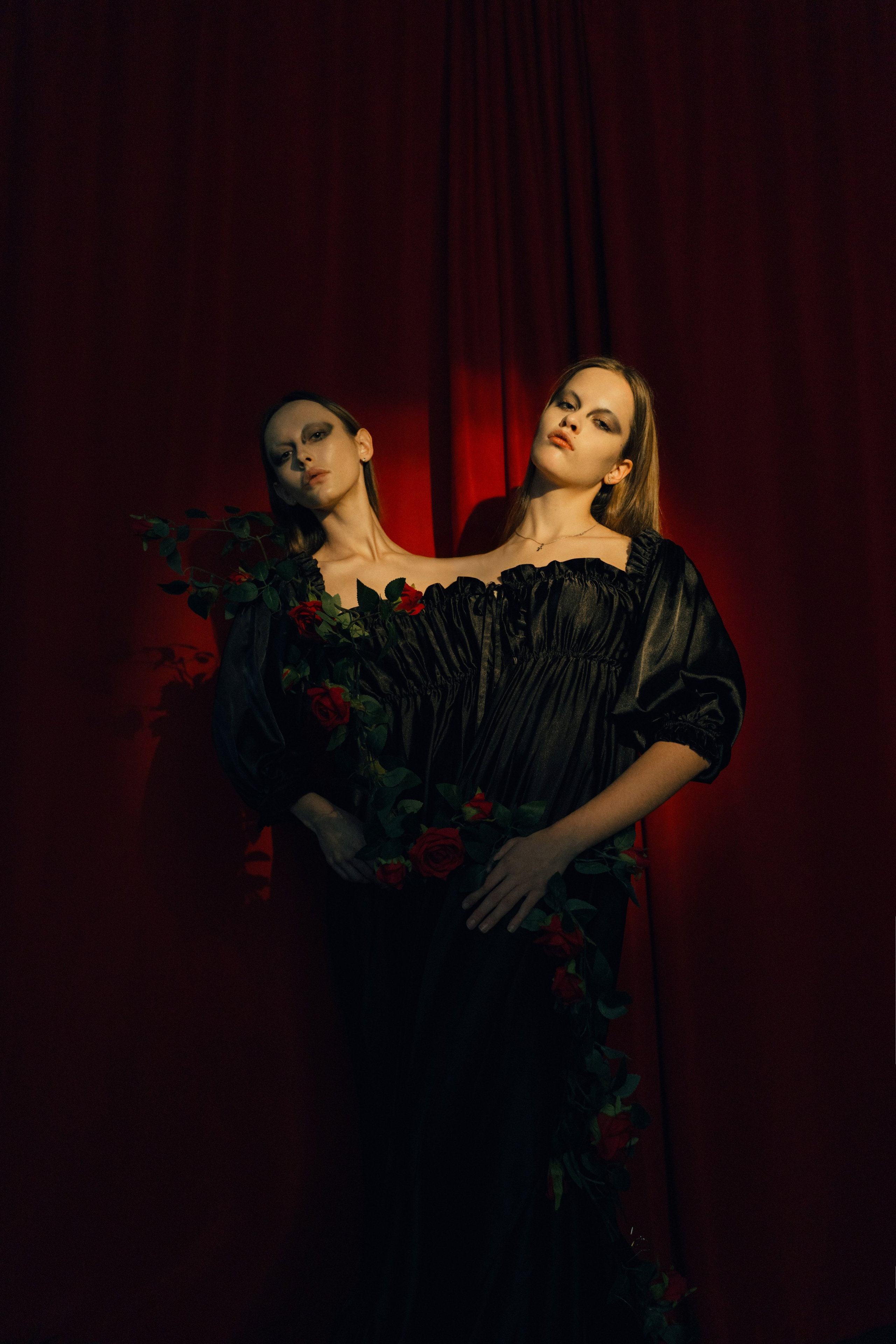 Сиамские близнецы. Фотограф Anita Mivchas