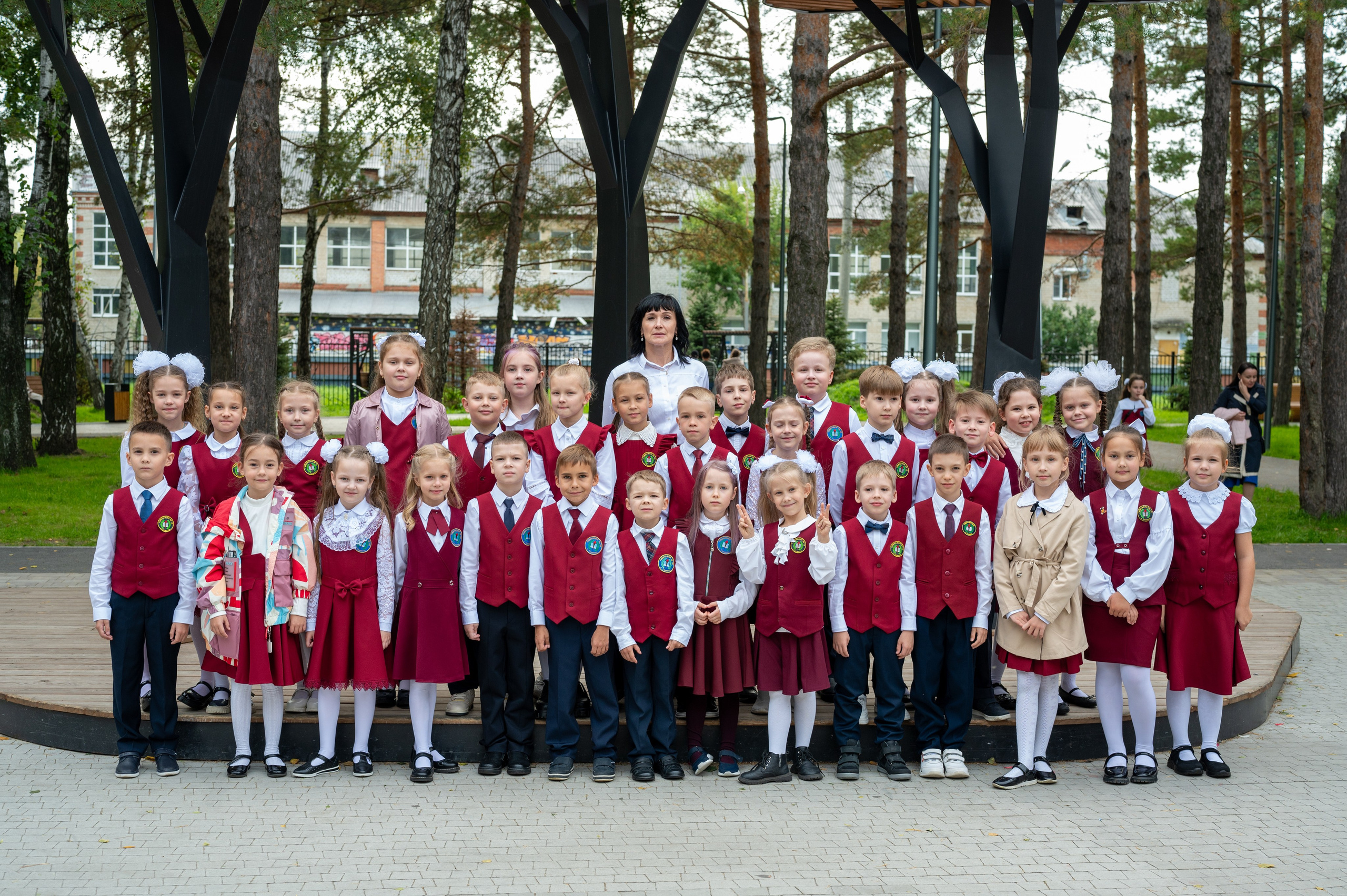 1 сентября 16 гимназия 2 класс (линейка + в классе+ на улице). Фотограф новорожденных, семейный детский в Тюмени Татьяна Морозова