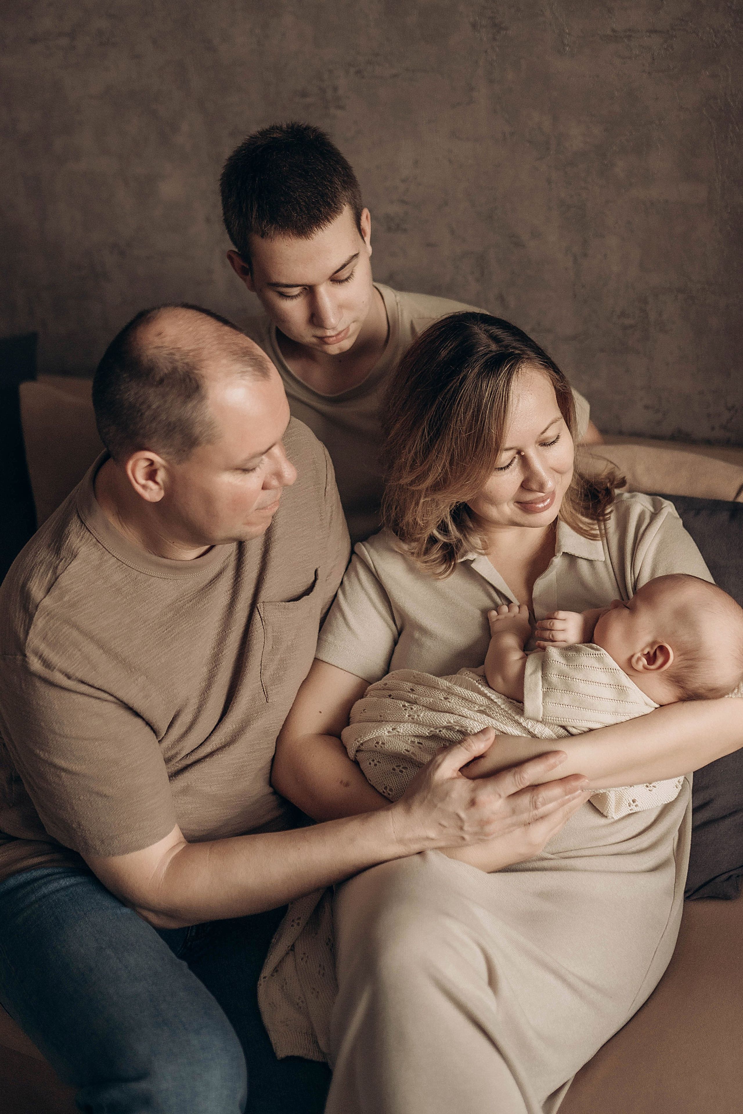 семья фотосессия семейная ньюборн фотограф лайфстайл семейная новорожденные фотография 