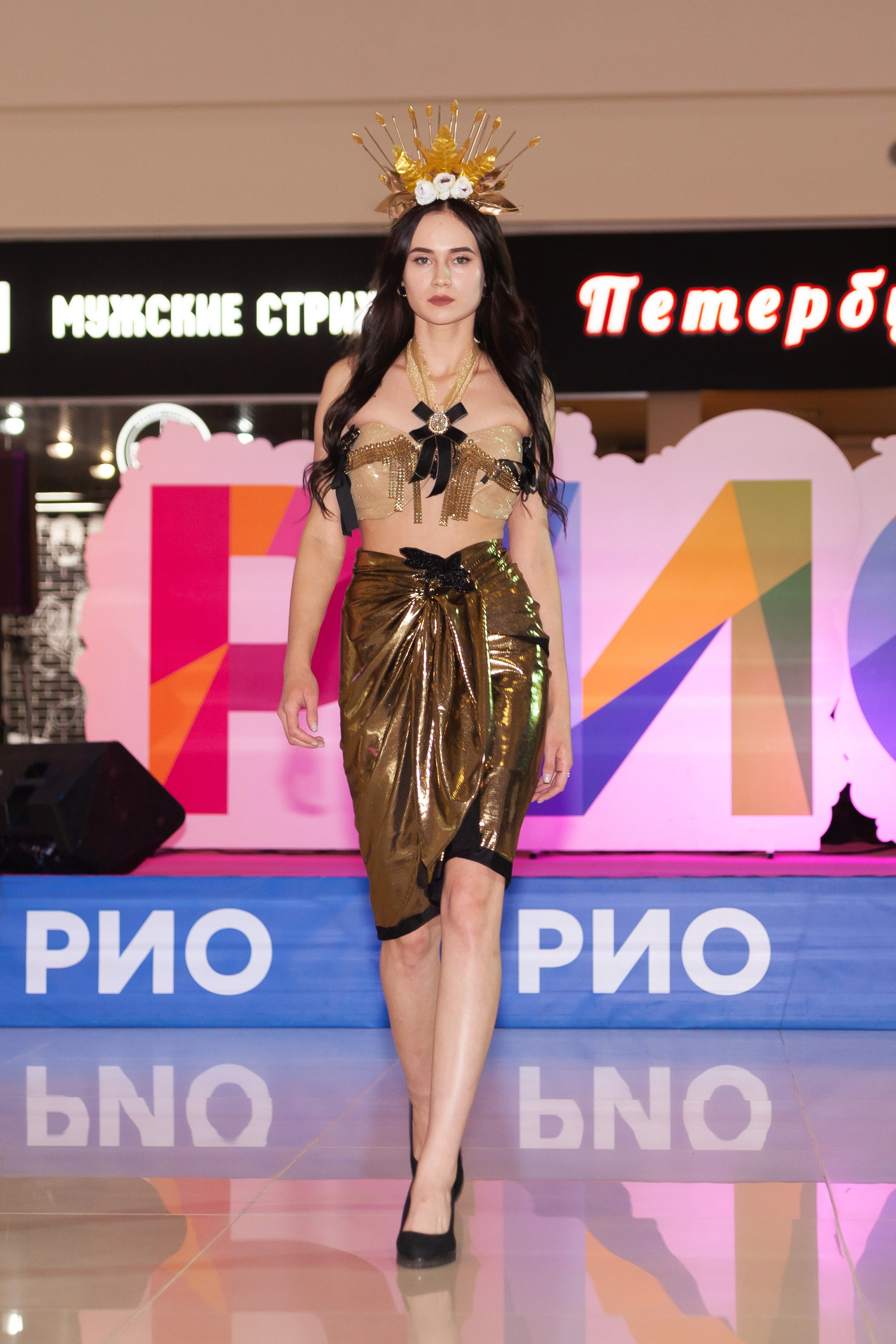 ТЦ РИО. Показ коллекций российских дизайнеров. Портретный фотограф в СПб Ирина Маринина