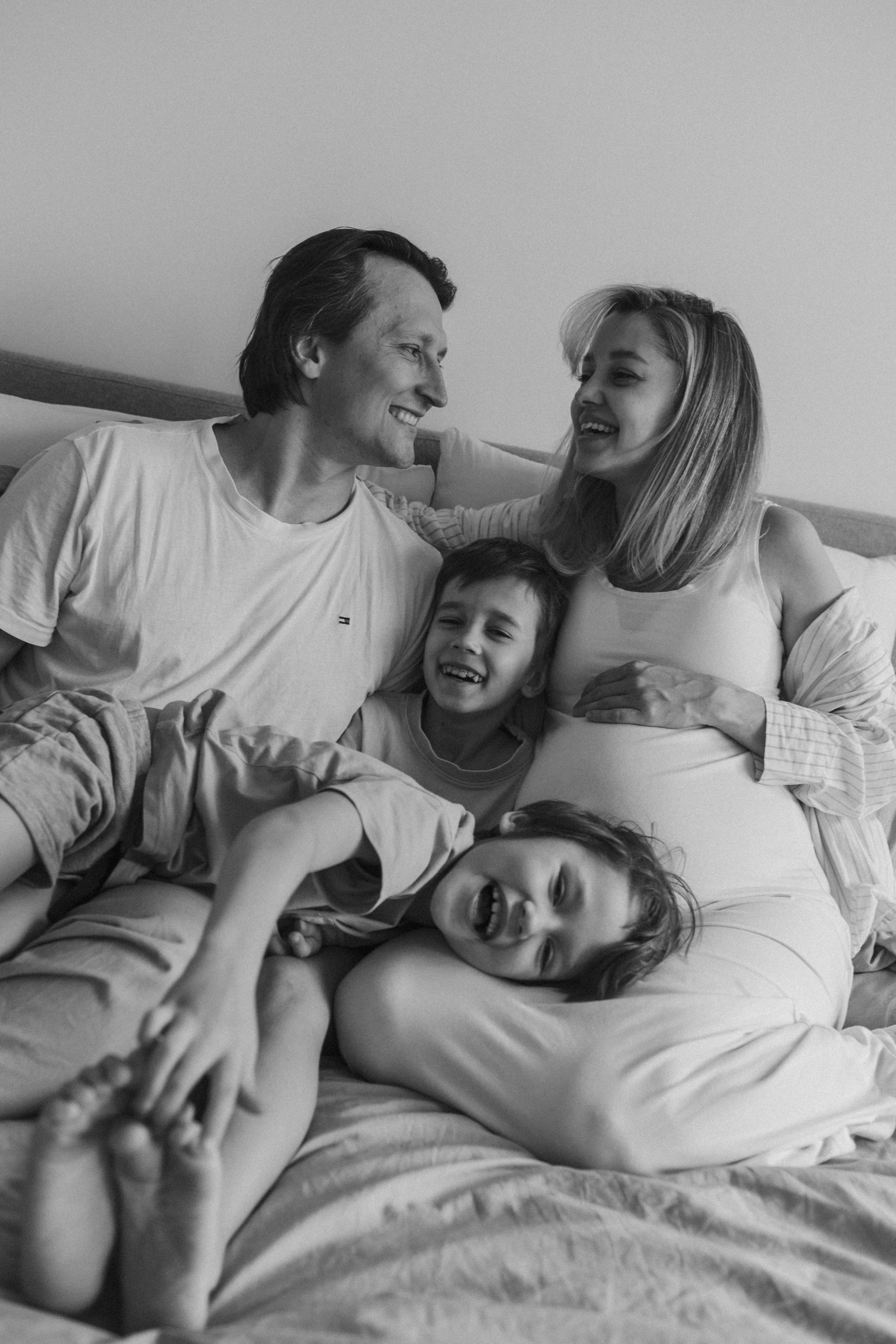 Катя, Паша, Валера и Родион ждут братика. Семейный фотограф в Москве