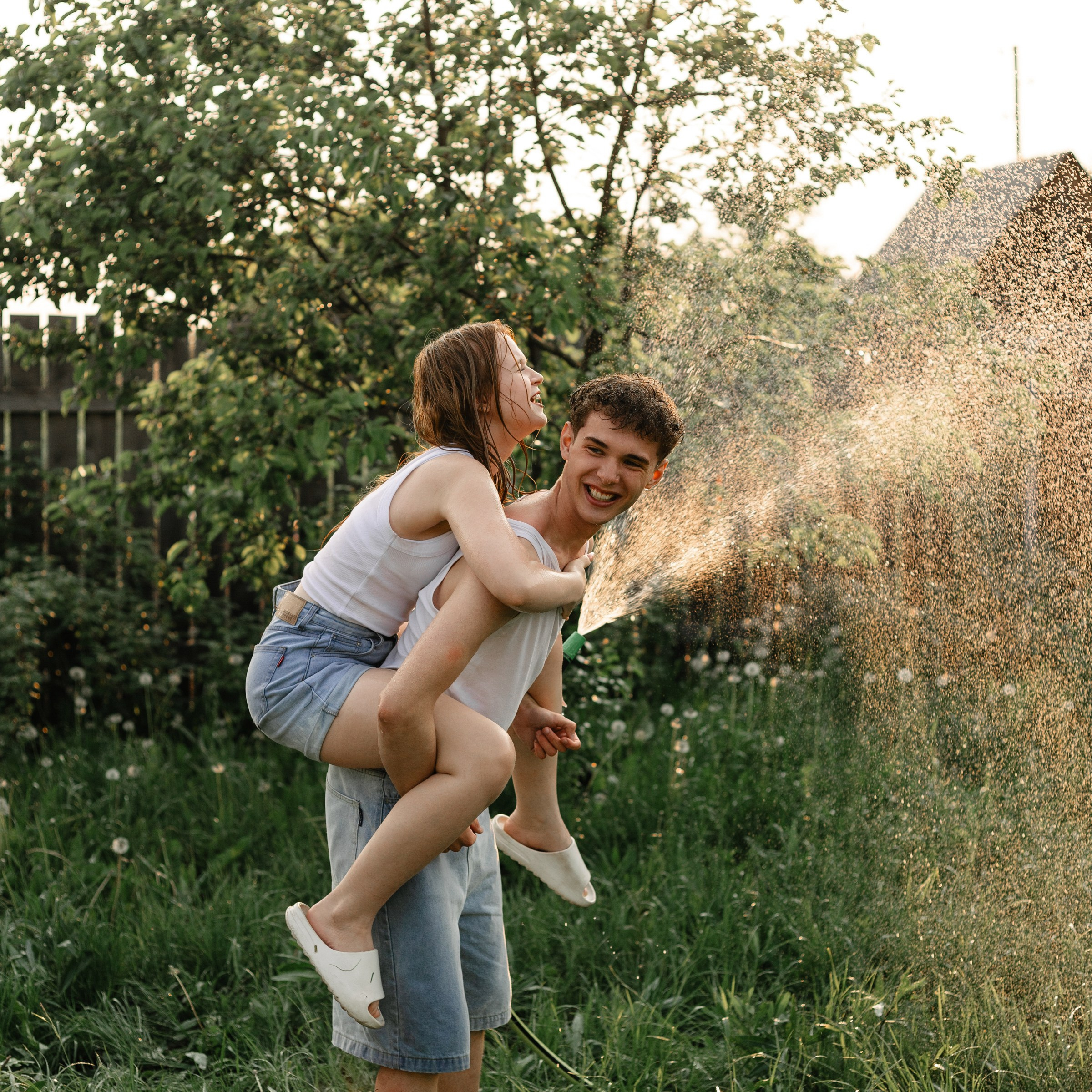 Серия с водой. Арина и Сергей. Евгения. Июнь 2025. Фотограф Пермь. Свадьбы. Семья и дети, школа, д. сад. Фотокниги