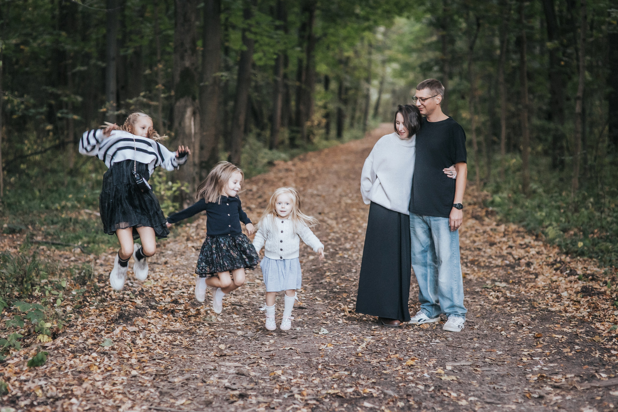 Большая семья и черный конь Султан. Семейный фотограф в Москве Наталья Чуб, заказать Фотокнигу