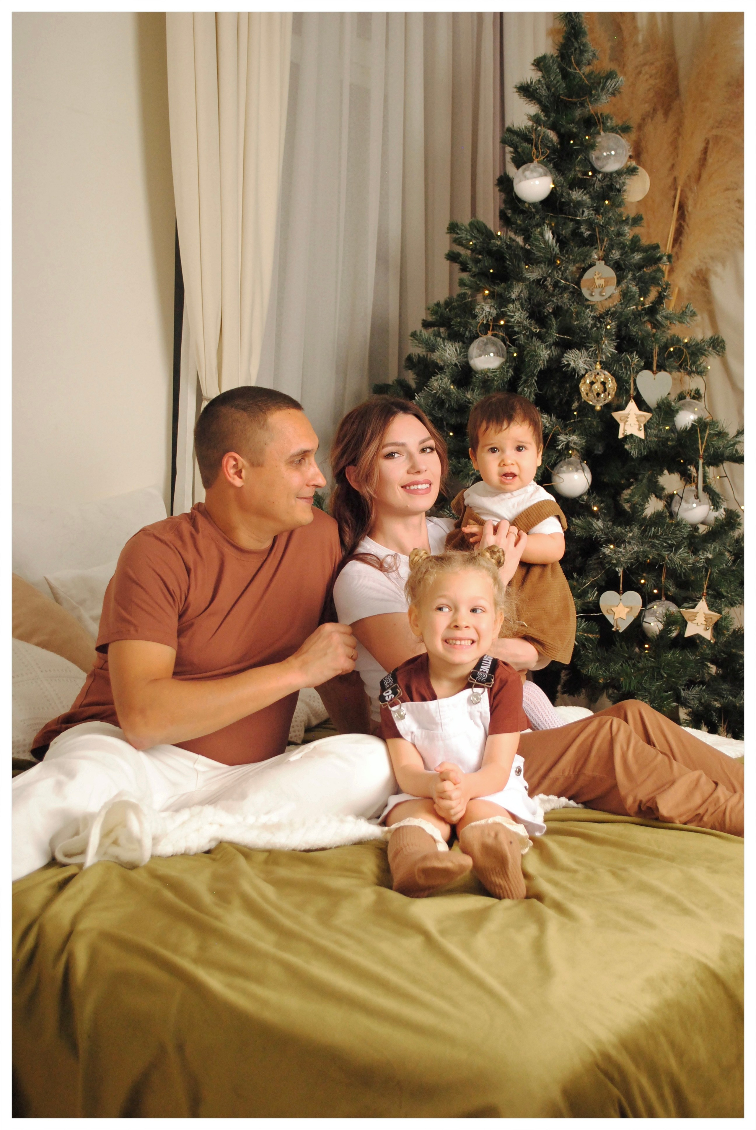 Анастасия и семья. Фотограф Мария Мусаелян