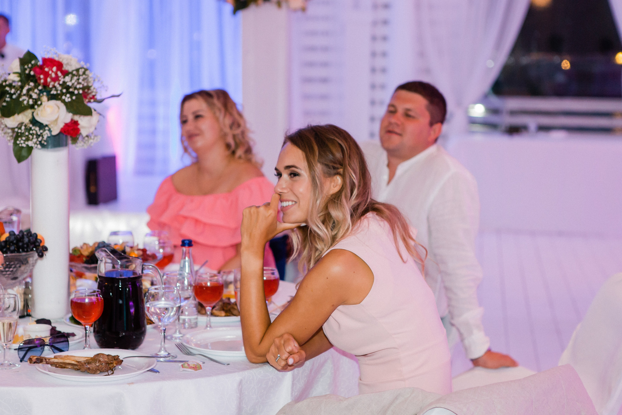 Денис и Ксения. Видеосъемка и фотосъемка свадеб. Фотограф и оператор на свадьбу. Видеосъемка подкастов, собственная видео-фотостудии. Предметная фотосъемка