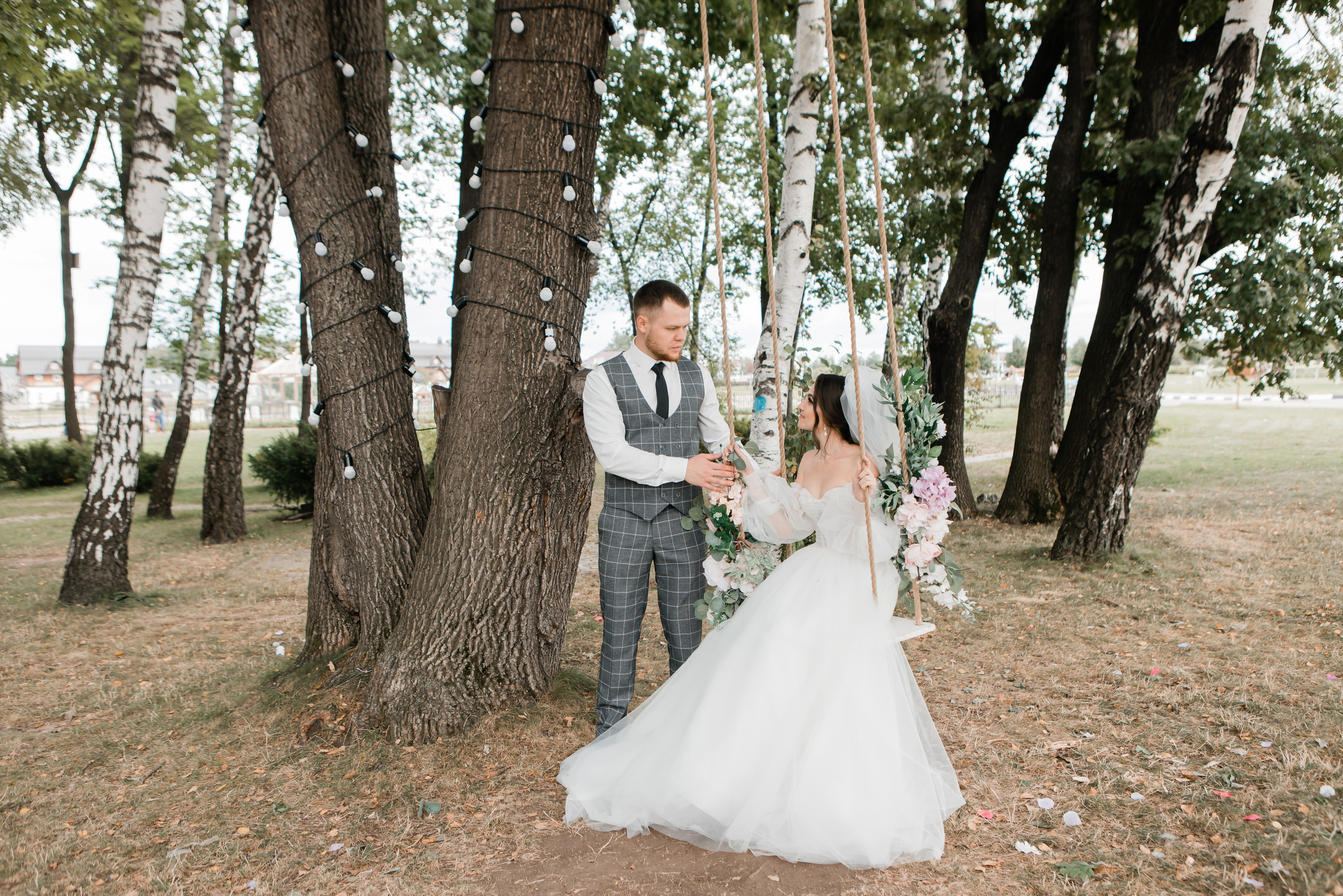 Свадебная фотосессия Сергея и Татьяны. Наша свадебная сказка. Видеосъемка и фотосъемка свадеб. Фотограф и оператор на свадьбу. Видеосъемка подкастов, собственная видео-фотостудии. Предметная фотосъемка