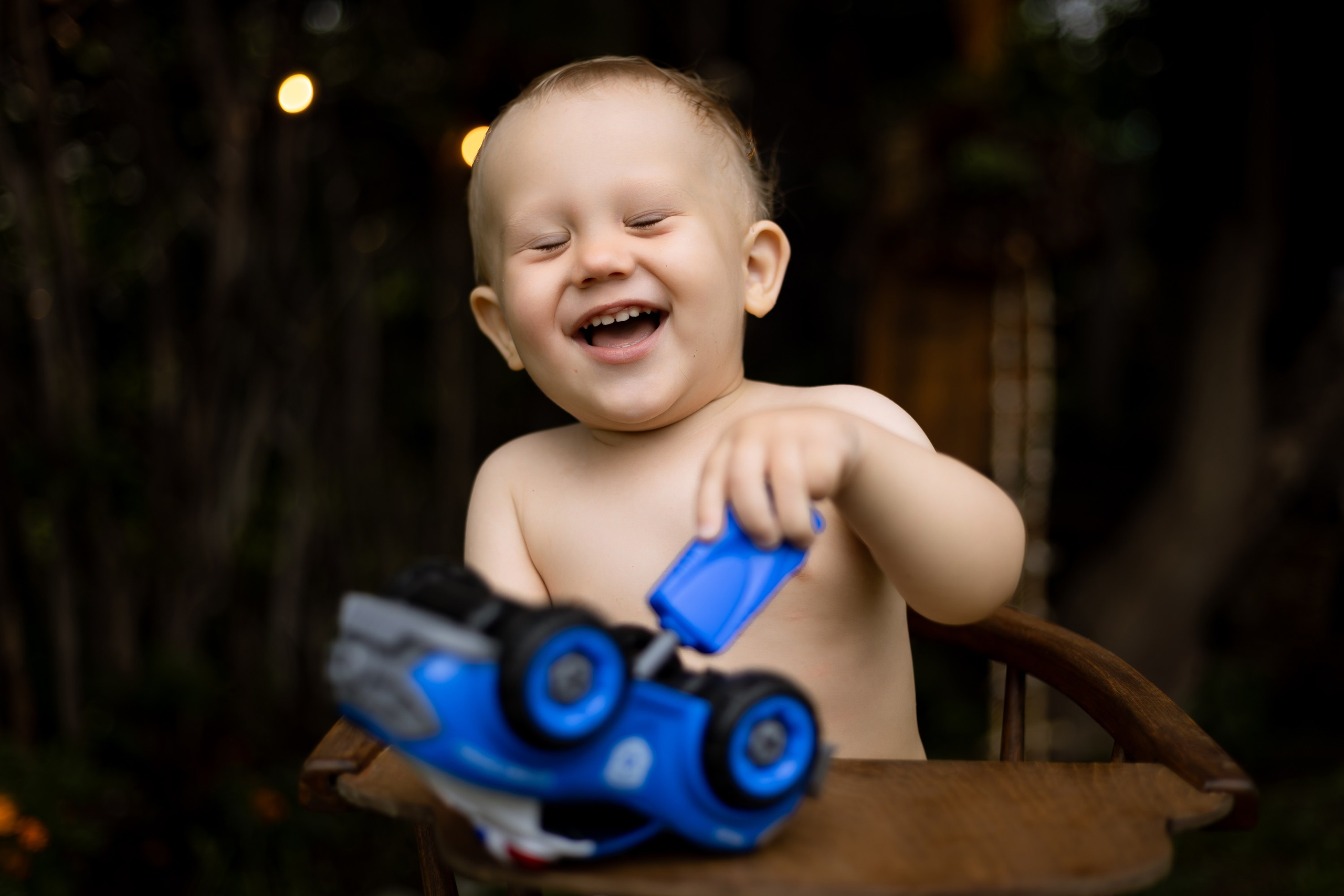 детская фотосессия в ванночке девочка и мальчик, ванна с молоком, ванна с уточками, ванна с цитрусами, ванна с ромашками