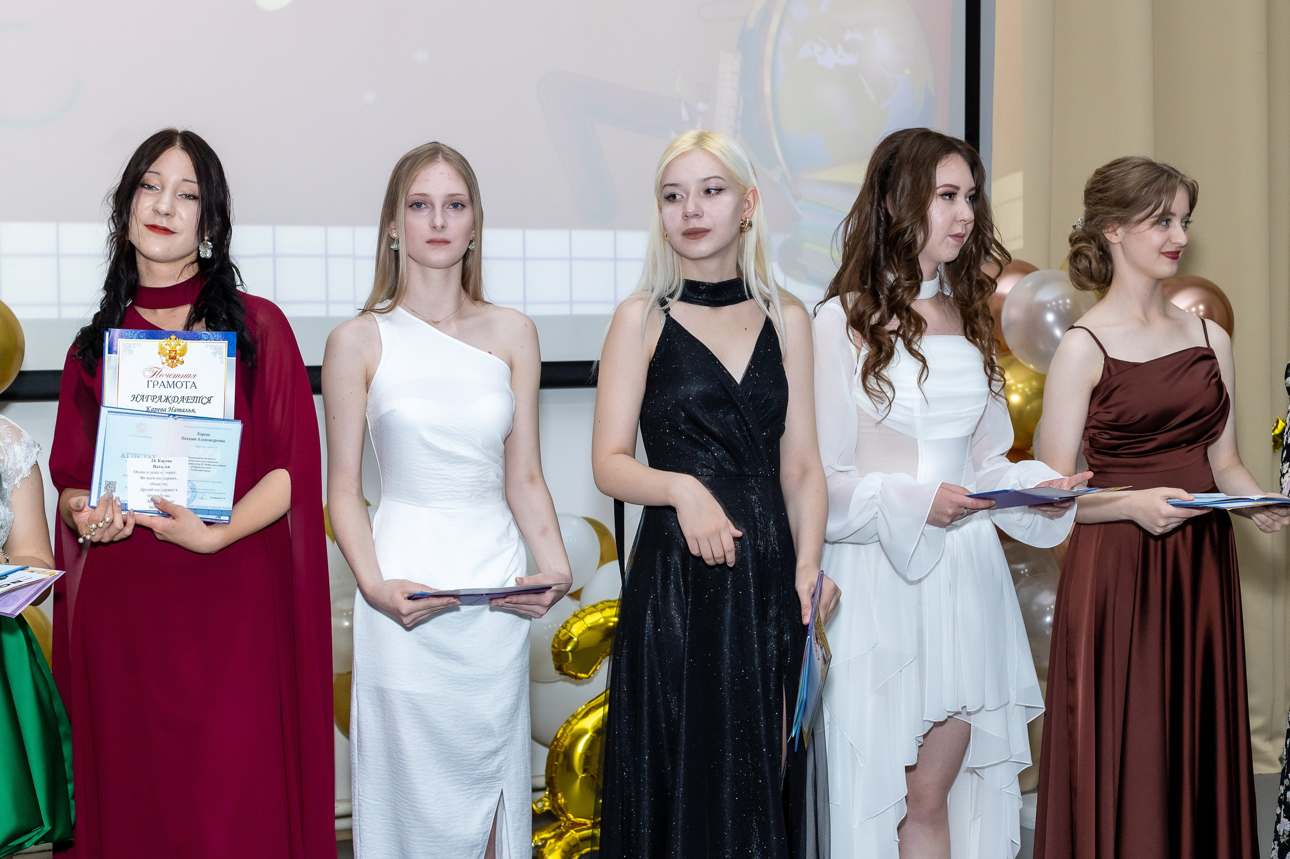 Вручение аттестата 2025. Выпускные альбомы Майкоп, Краснодар Елена Золотарева