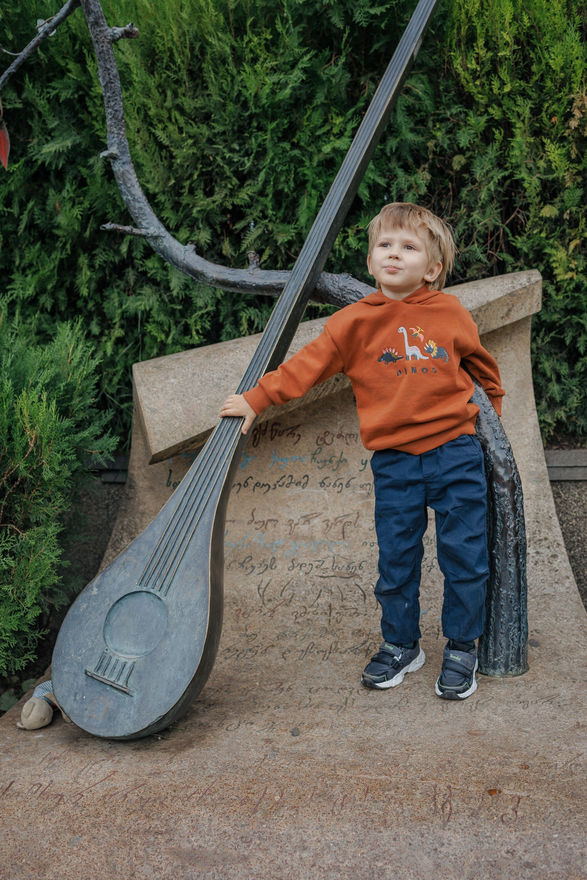 Family photoshoot in Tbilisi, Georgia. Fedor Lemeshko — Destination Wedding and Family Lifestyle photographer