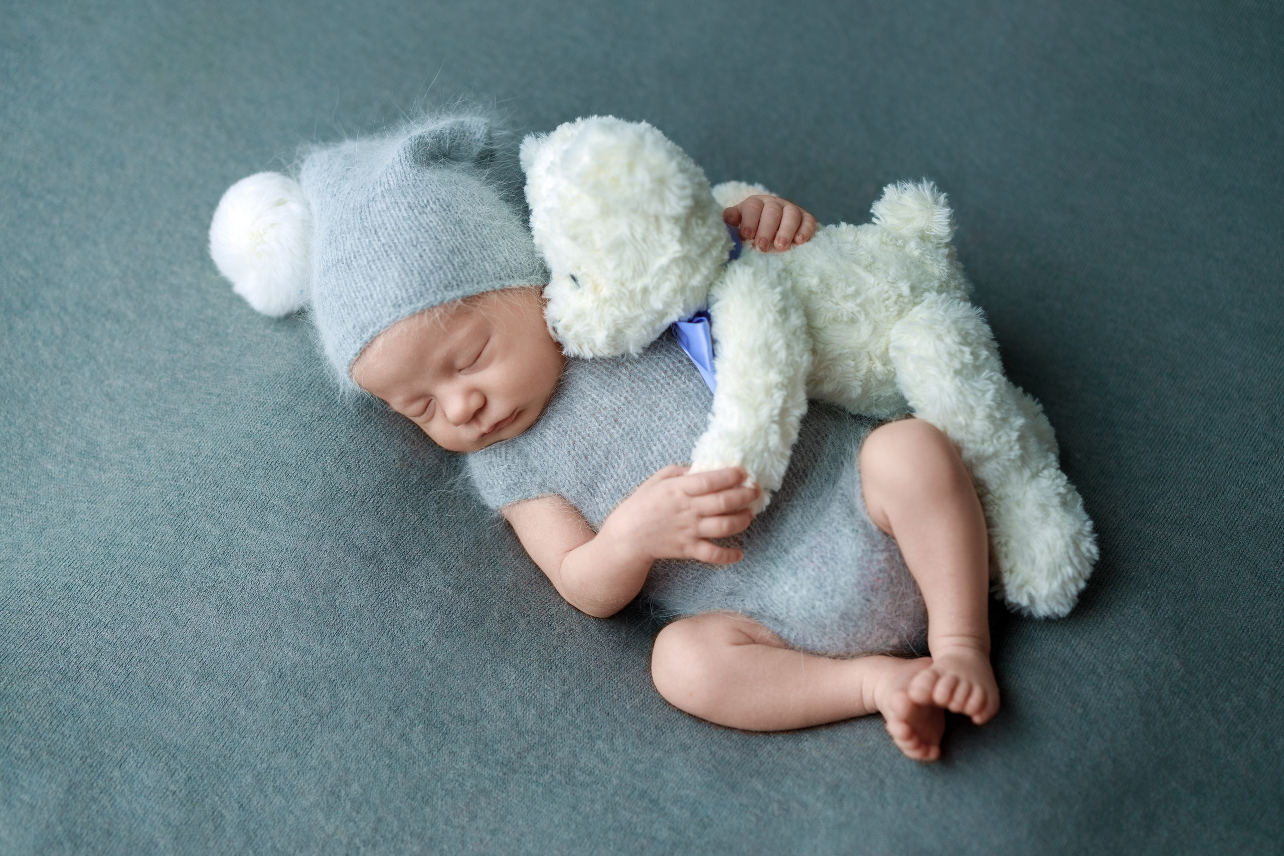 Ньюборн фотосессии в Старом Осколе. Фотостудия для новорожденных в Старом Осколе Гильфановых Юрия и Ольги