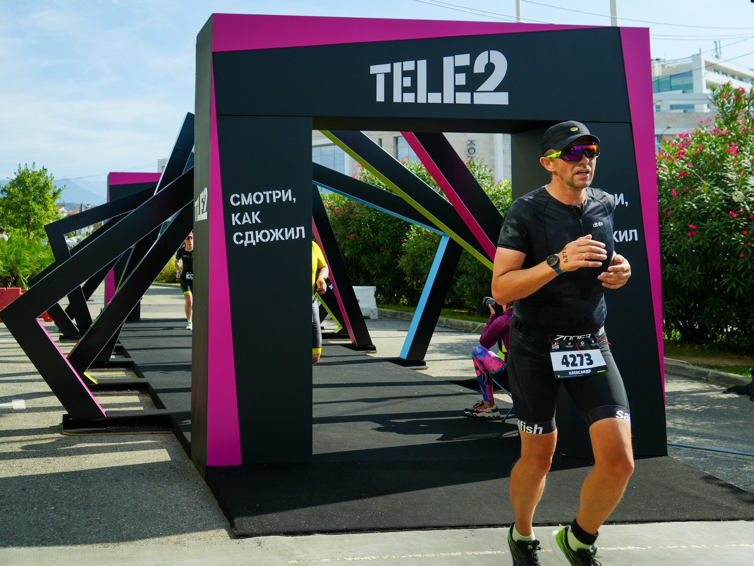 Фотоотчет партнерской интеграции для компании TELE2 на фестивале Ironstar. Репортажный фотограф в Красной Поляне и Сочи Павлюченко Екатерина