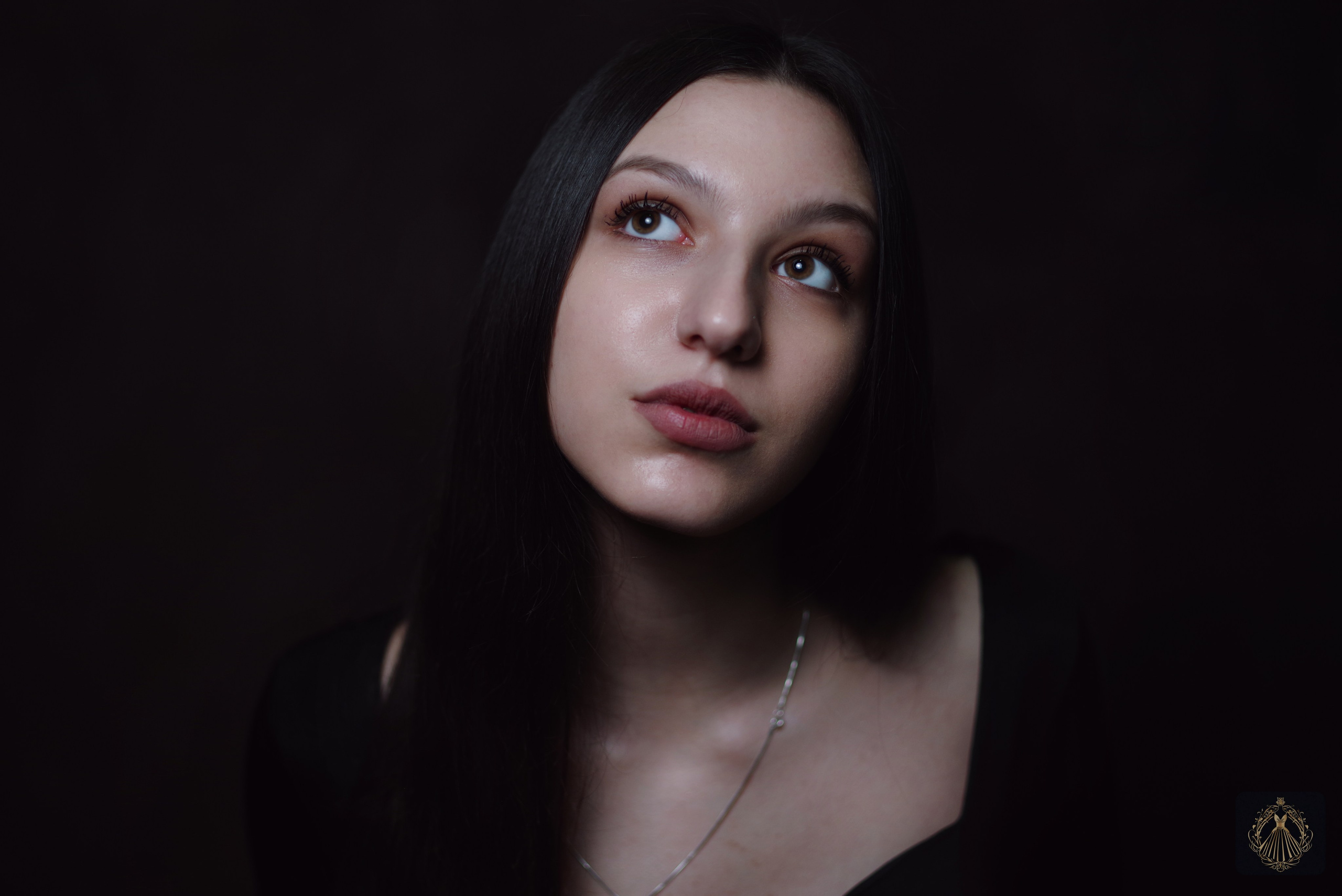 Бумажное платье. Портретный фотограф Денис Милютин