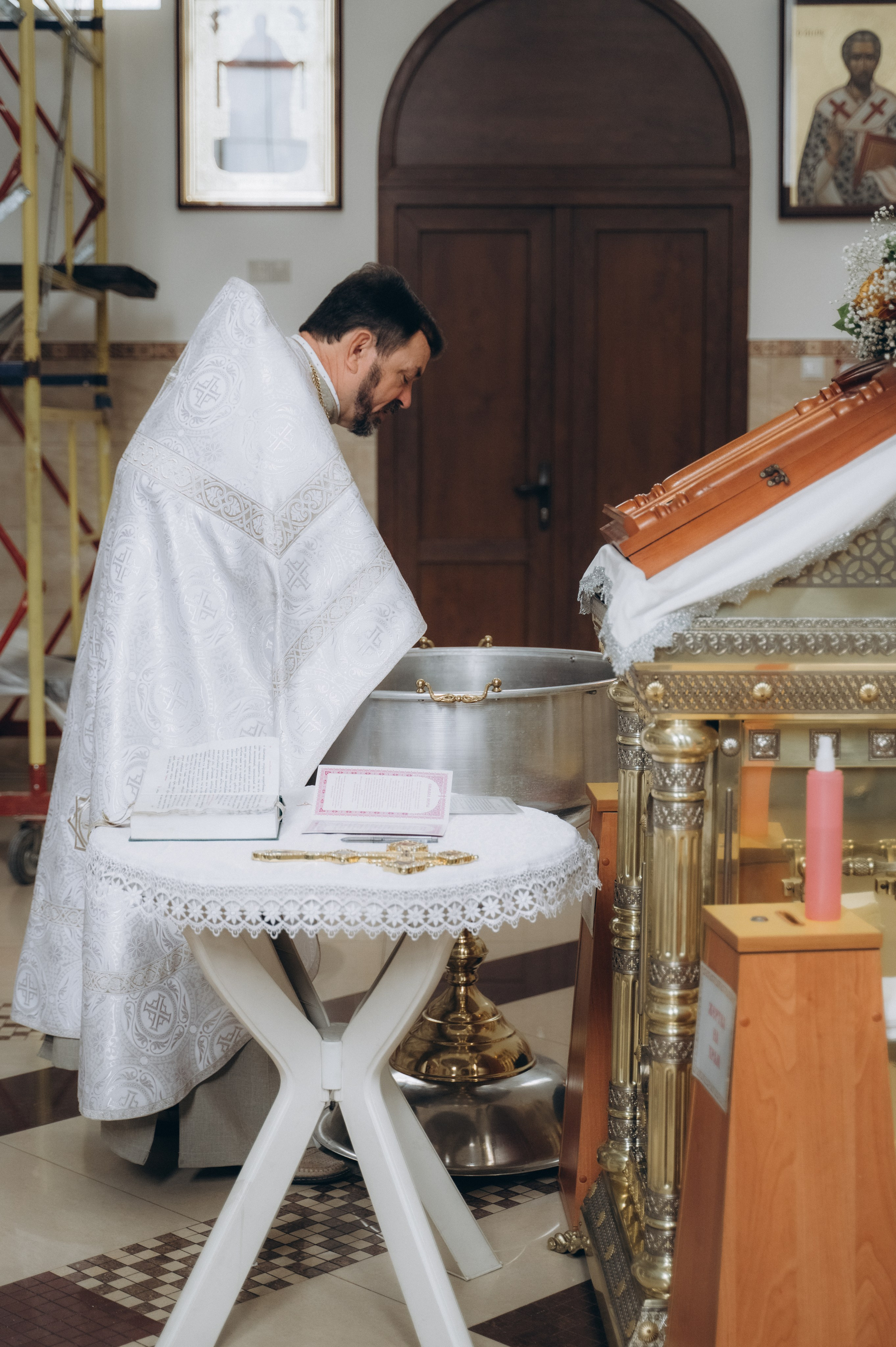 Крещение Корнелии (ХРАМ СВЯТИТЕЛЯ ЛУКИ КРЫМСКОГО). Семейный фотограф в Минске Дарья Дреко