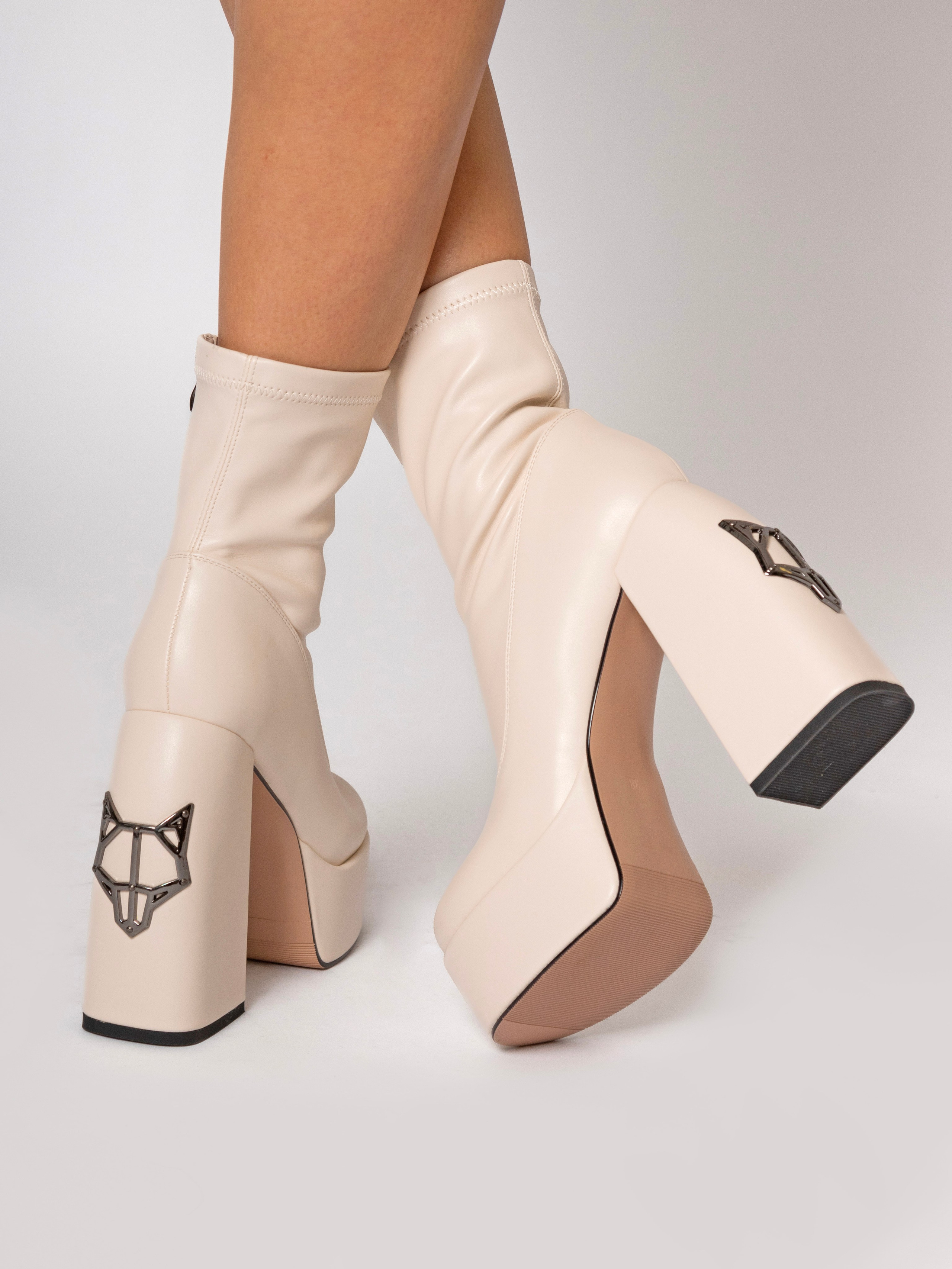 Обувь полусапожки. Фотостудия для Wildberries Ozon