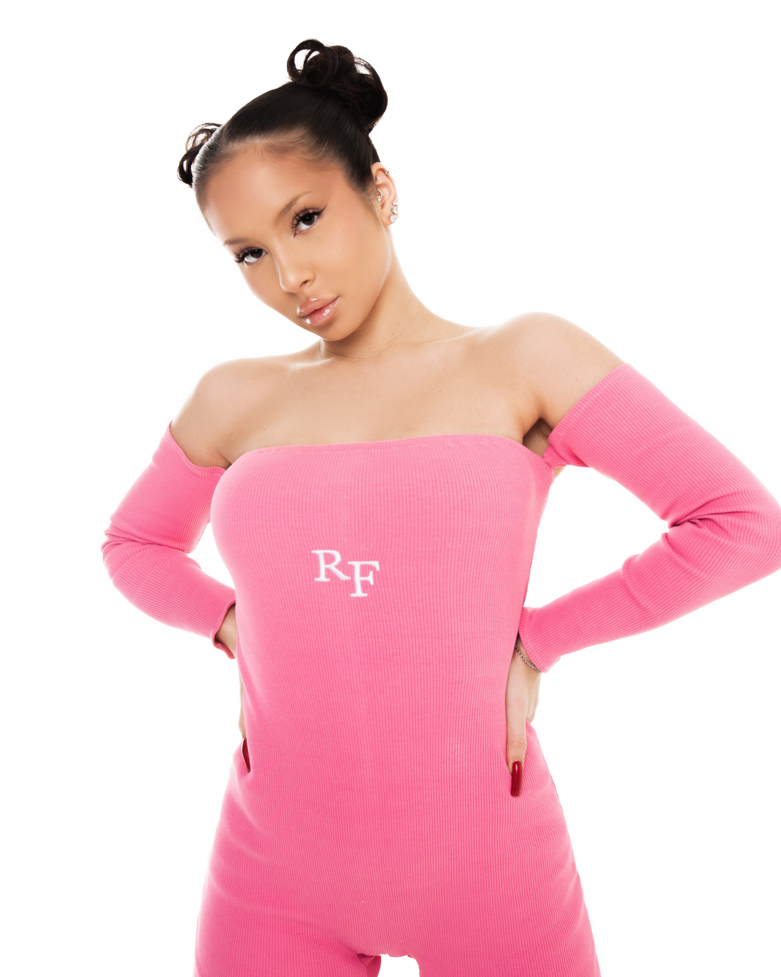 КАТАЛОГ | белый фон. RUNA production — стильные съемки для брендов