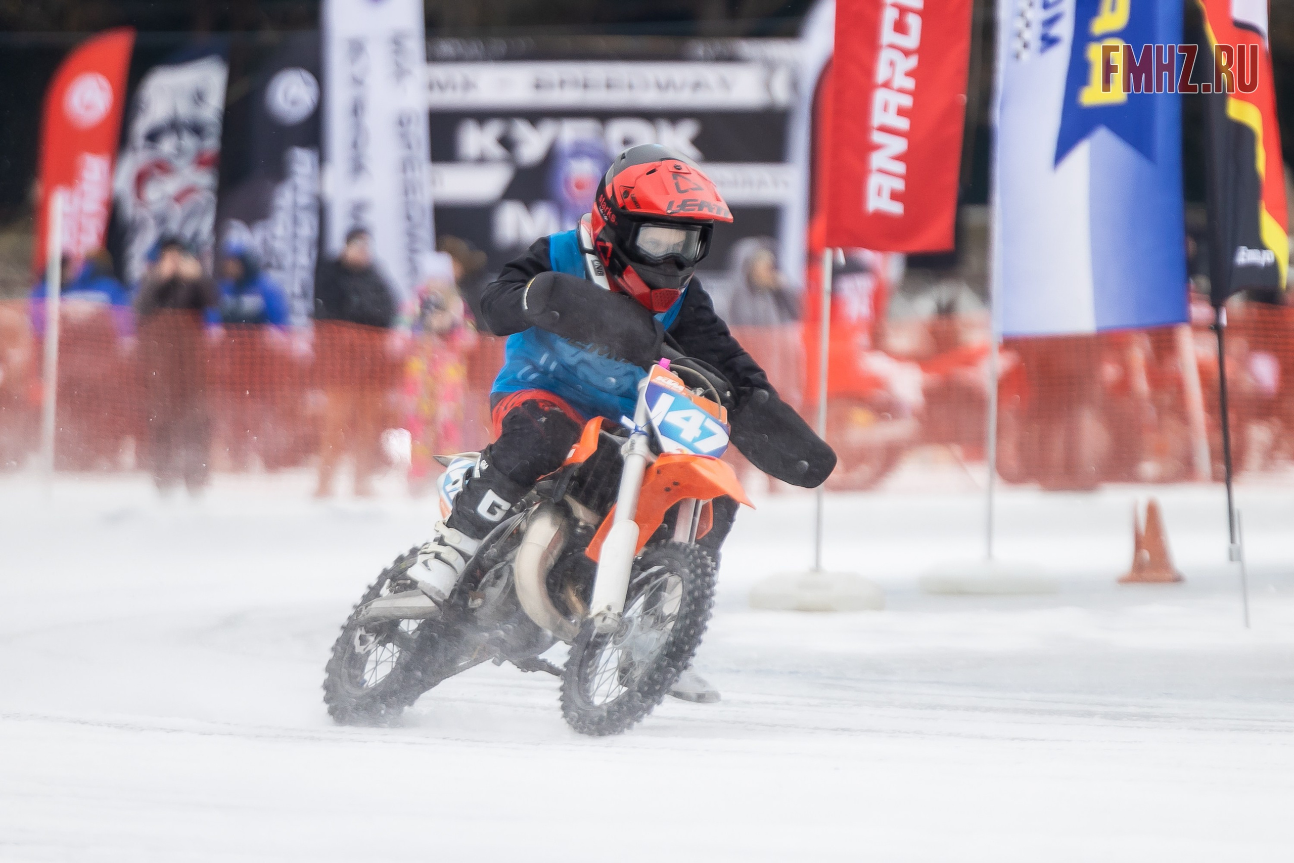 Первый этап Кубка МФР по мотокроссу на льду Большого Крылатского пруда в Москве. 8 февраля 2025 г. Фотограф Владимир Охрименко